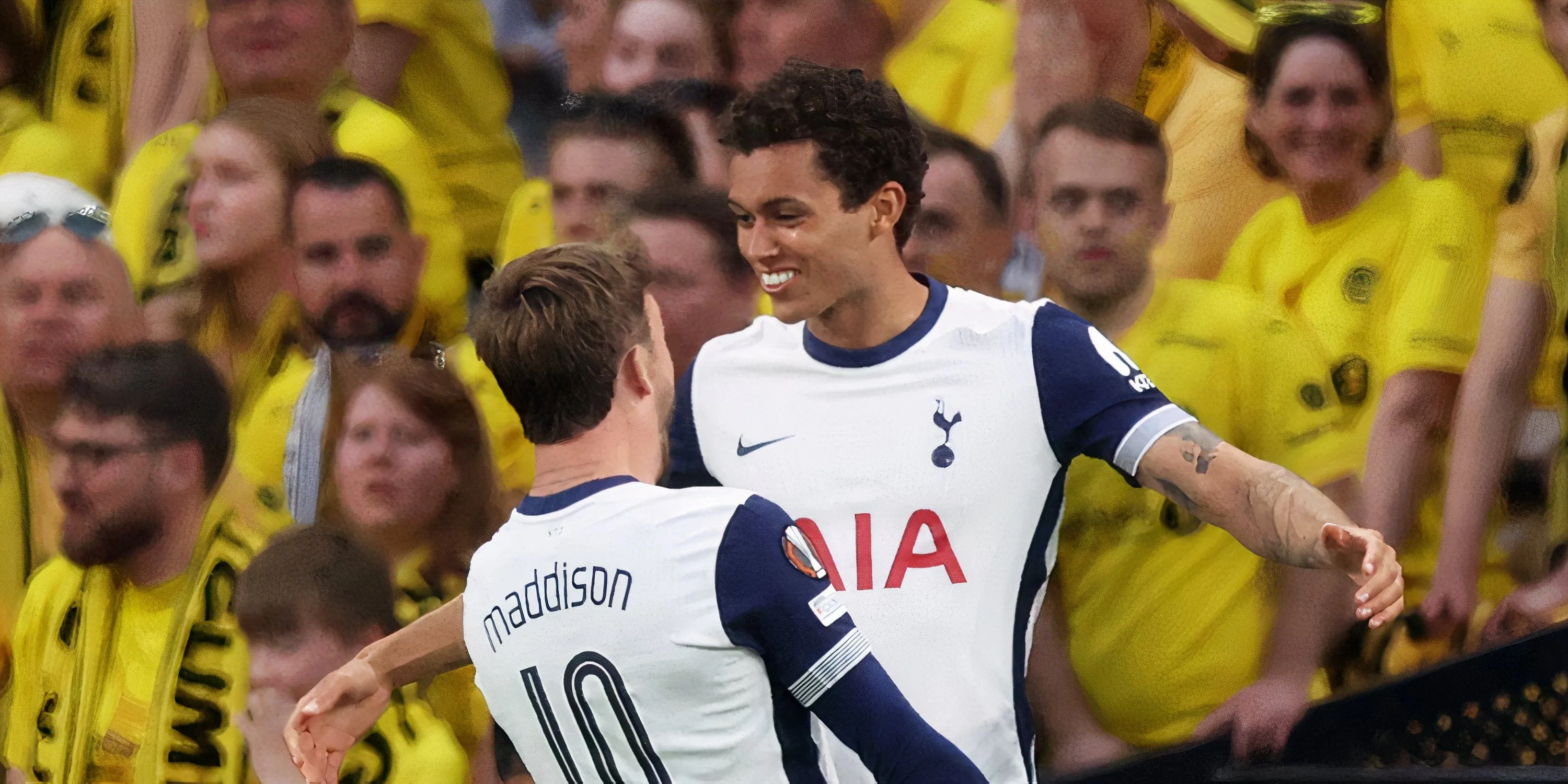 Brennan Johnson ăn mừng bàn thắng cho Tottenham, khẳng định vai trò chủ chốt trên hàng công