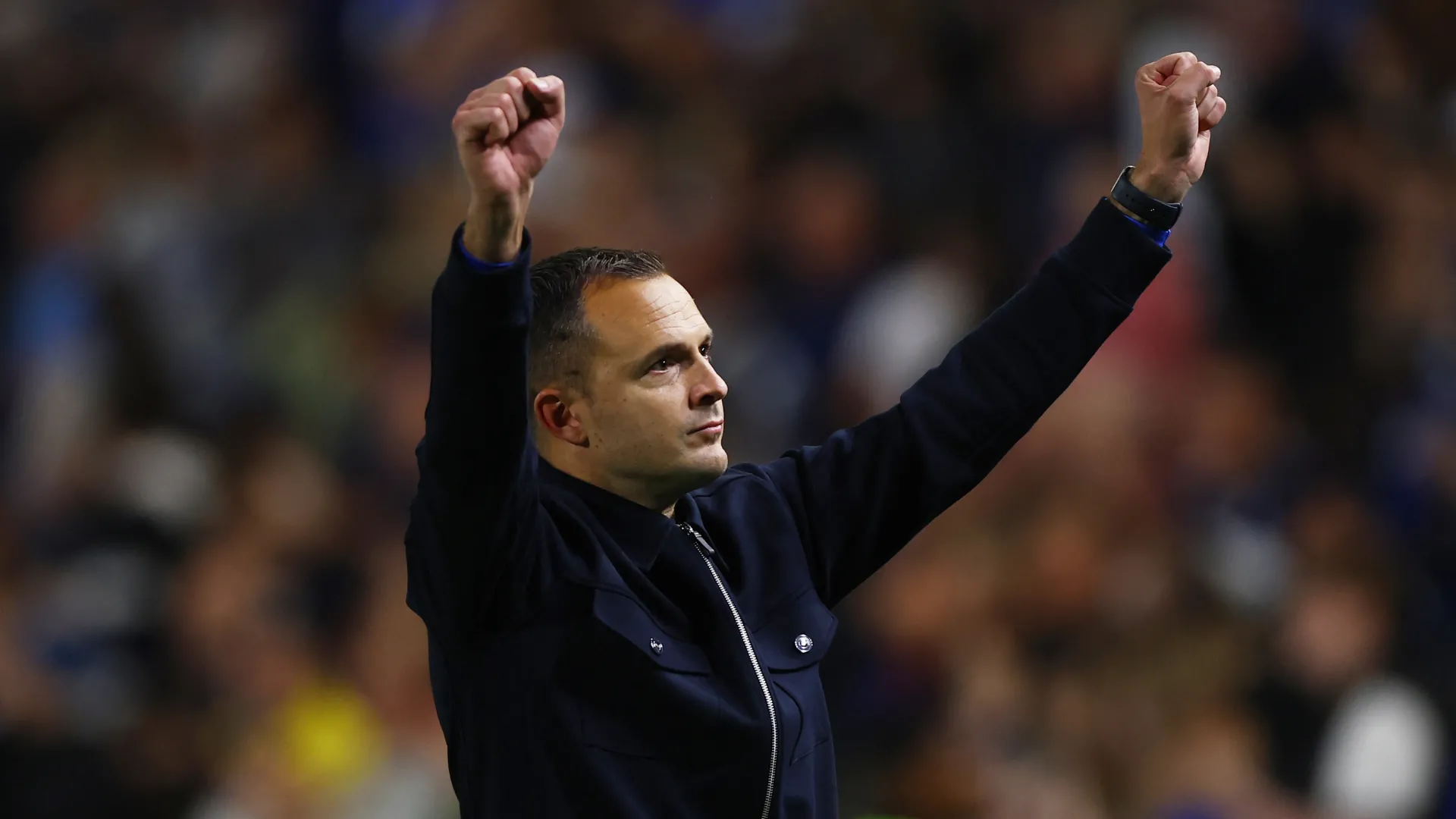 Huấn luyện viên trưởng Chris Davies của Birmingham City.
