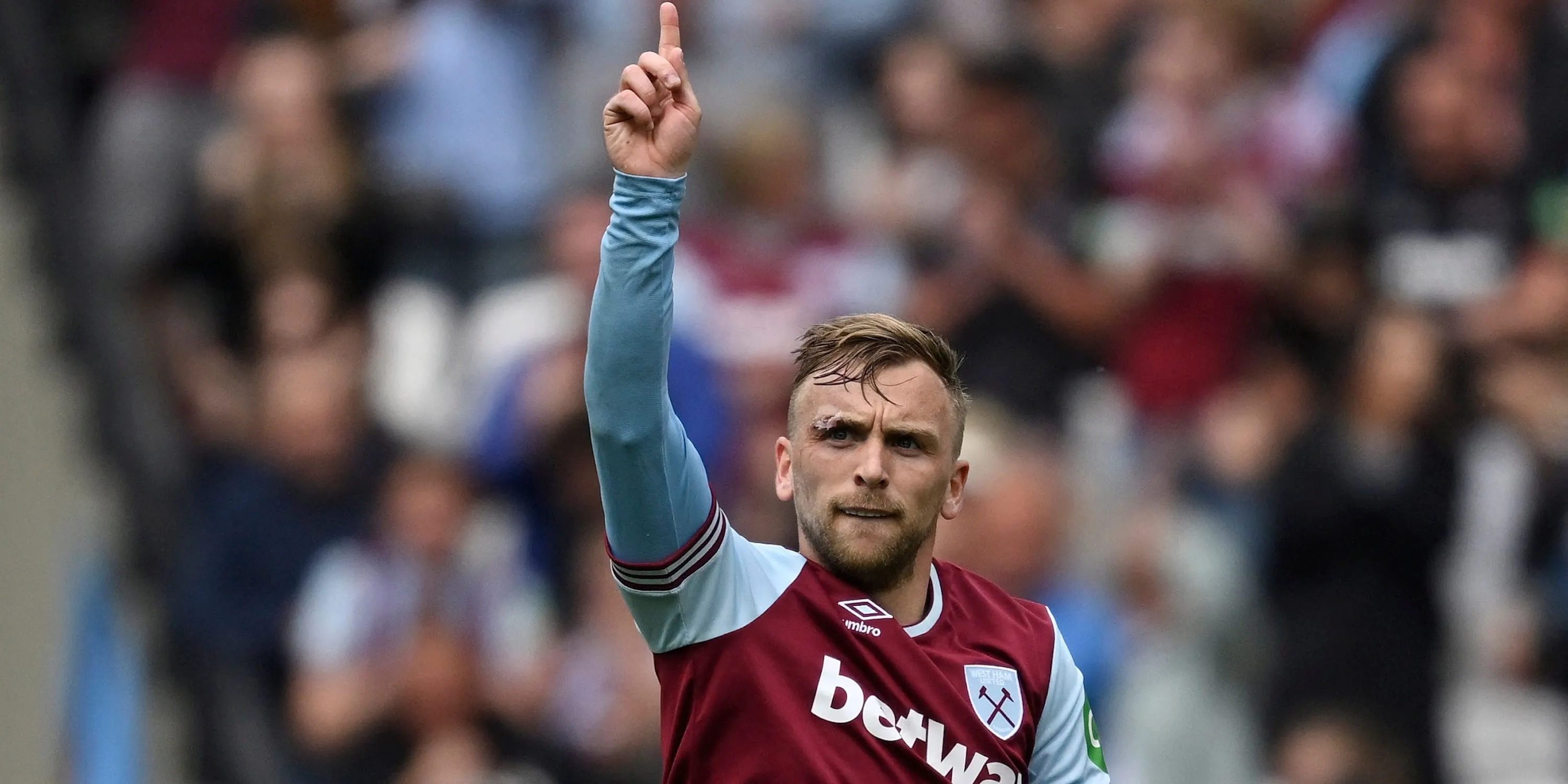 Jarrod Bowen ăn mừng bàn thắng cho West Ham tại Ngoại hạng Anh