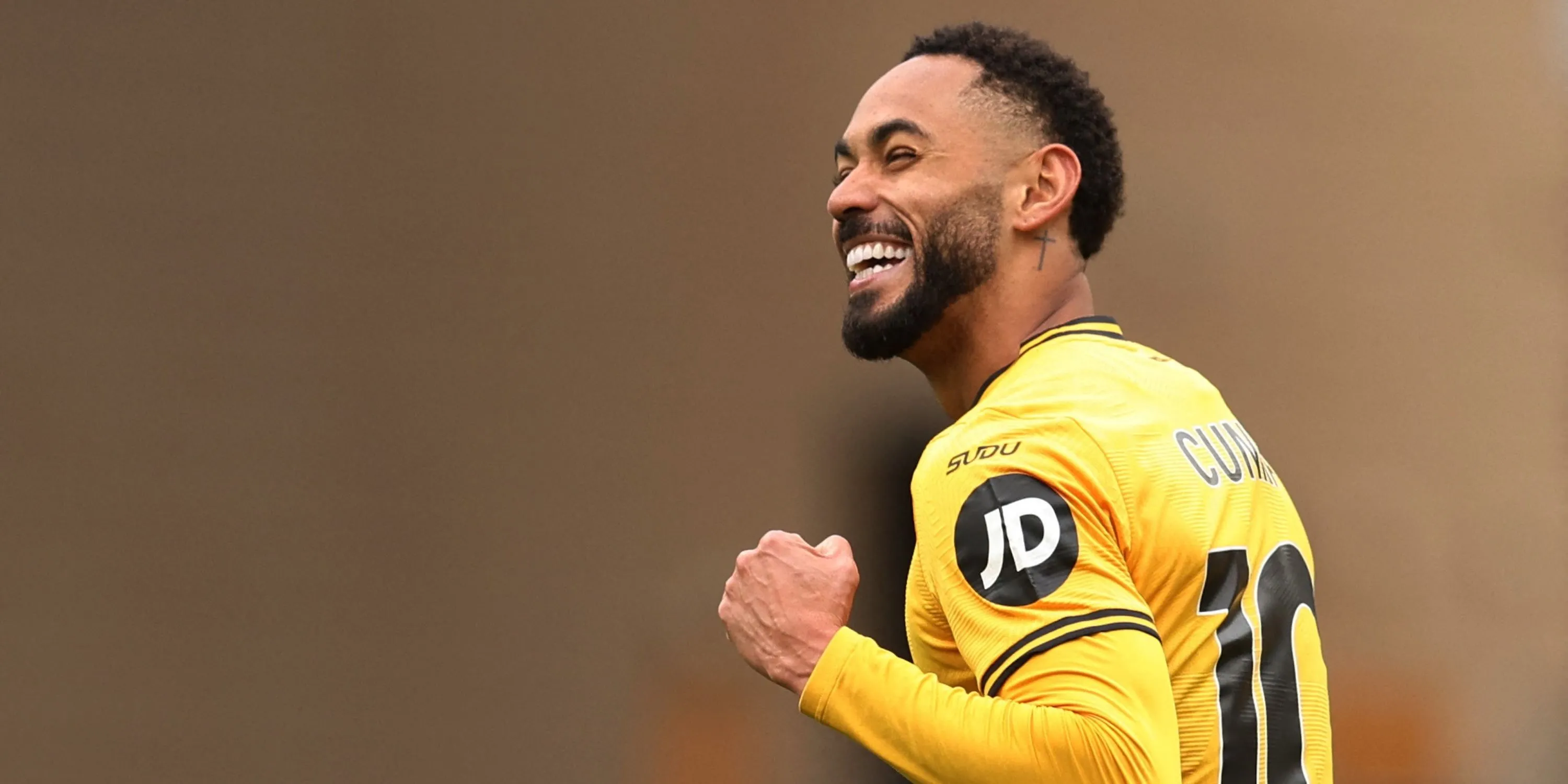 Matheus Cunha ăn mừng bàn thắng cho Wolverhampton Wanderers