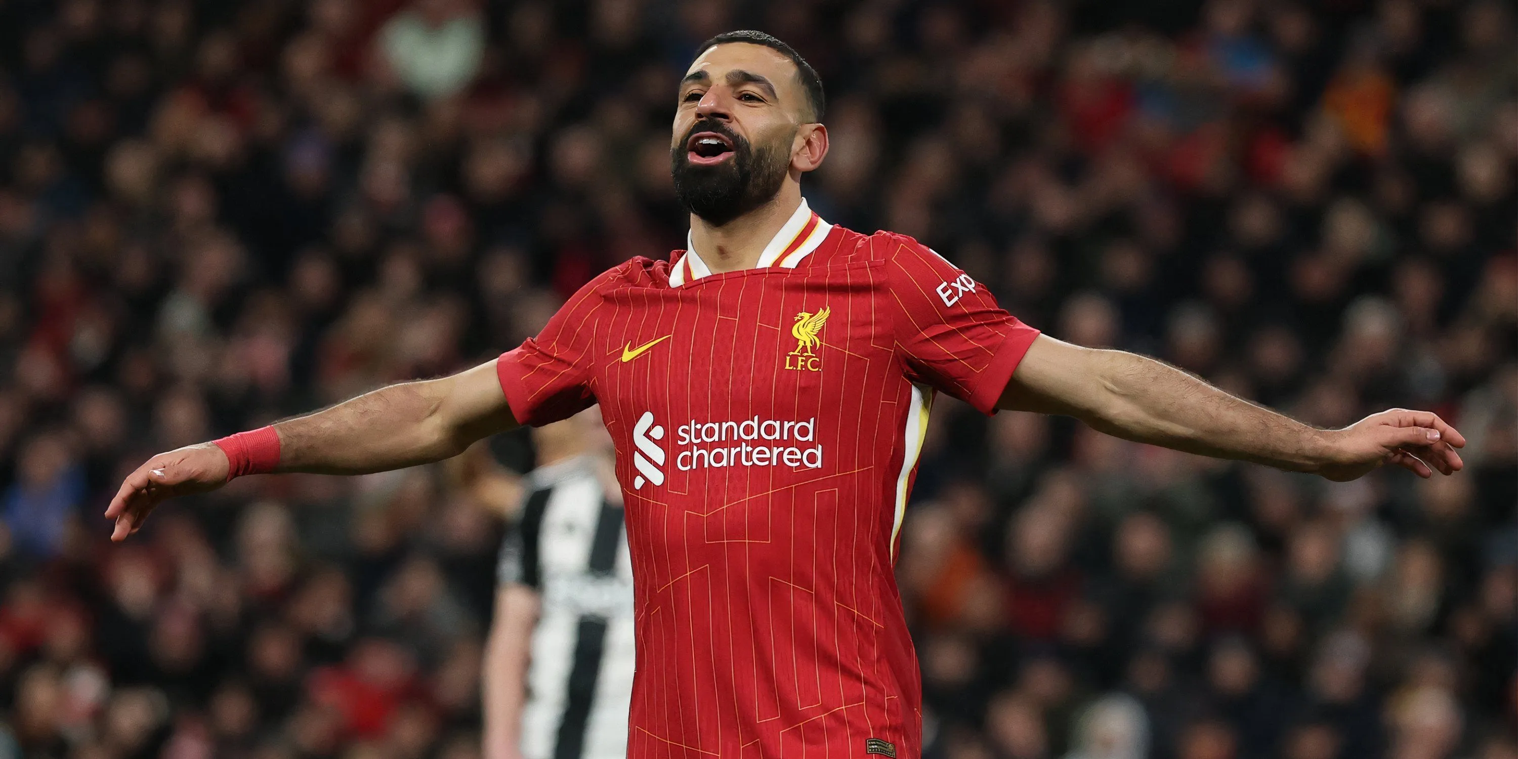 Salah ăn mừng bàn thắng cho Liverpool