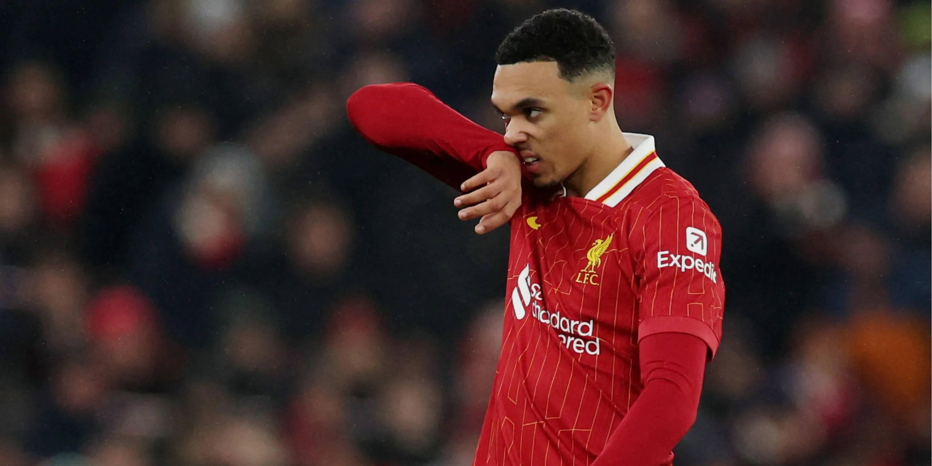 Trent Alexander-Arnold trong màu áo Liverpool trước thông tin chia tay CLB sau 20 năm gắn bó