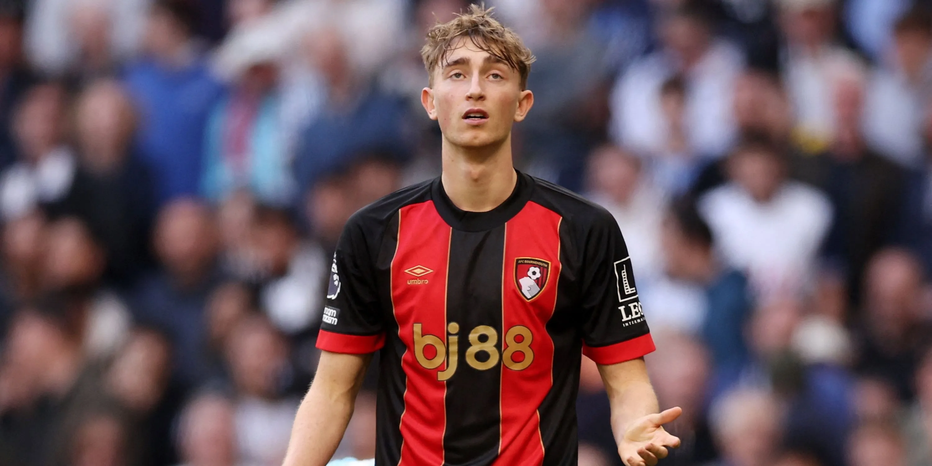 Trung vệ Dean Huijsen trong màu áo AFC Bournemouth