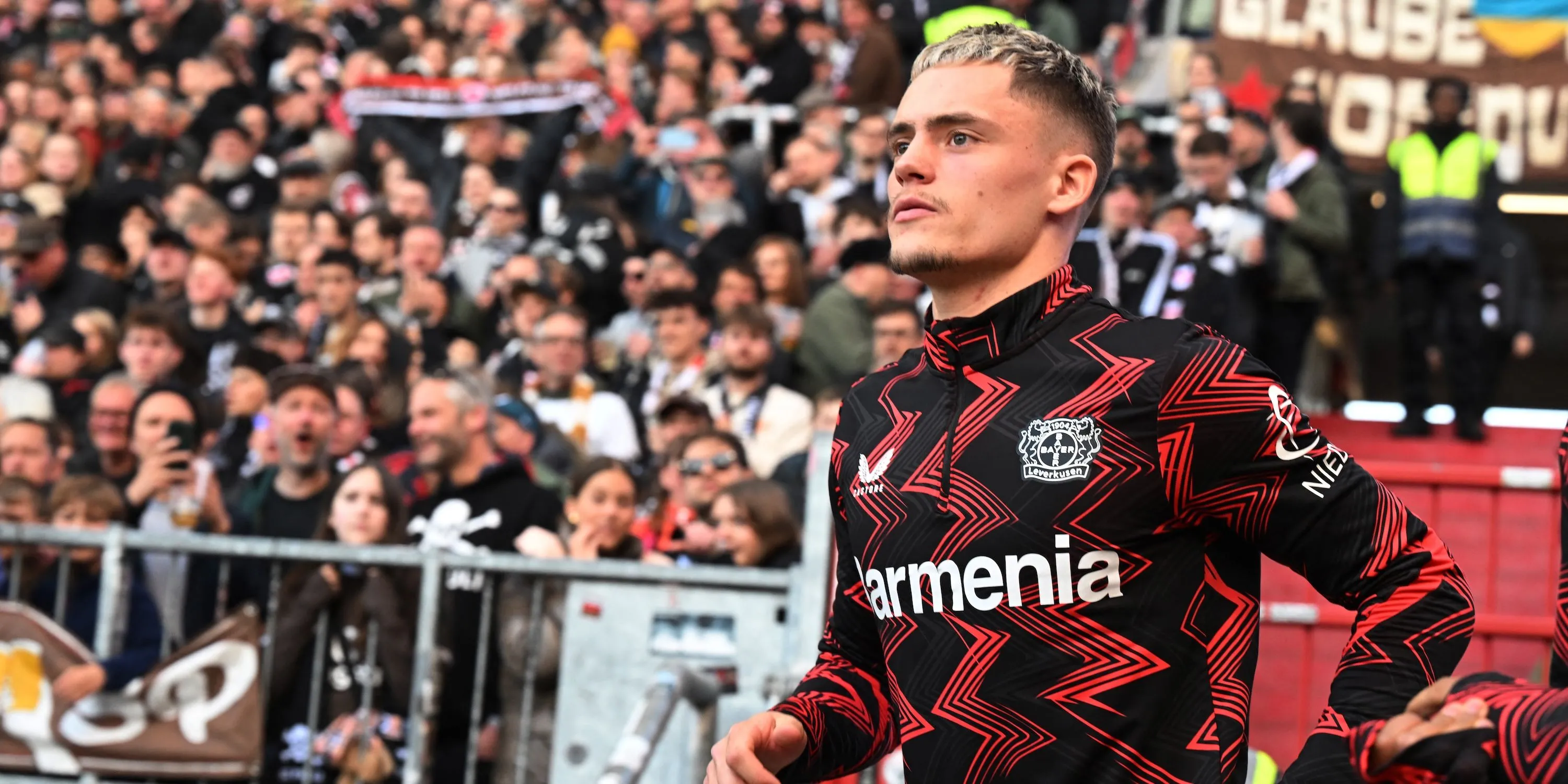 Florian Wirtz trong màu áo Bayer Leverkusen, đội bóng anh đã tỏa sáng