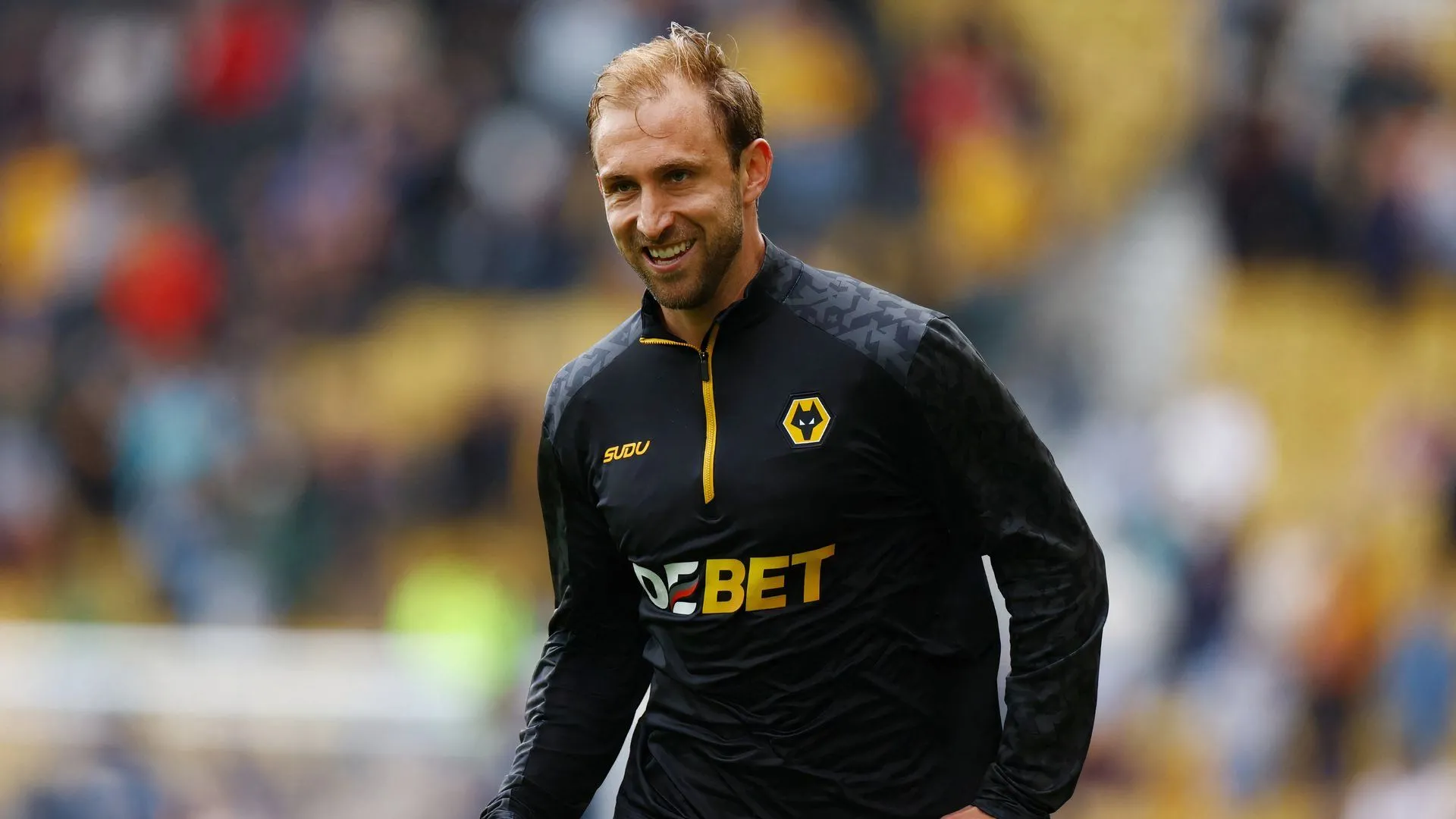 Hậu vệ Craig Dawson trong màu áo Wolves, cầu thủ kỳ cựu được Wrexham và Derby quan tâm trên thị trường chuyển nhượng Hè 2024