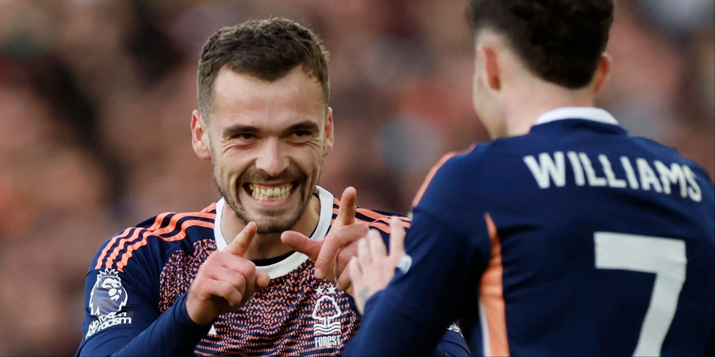 Hậu vệ Harry Toffolo trong màu áo Nottingham Forest tại Ngoại hạng Anh