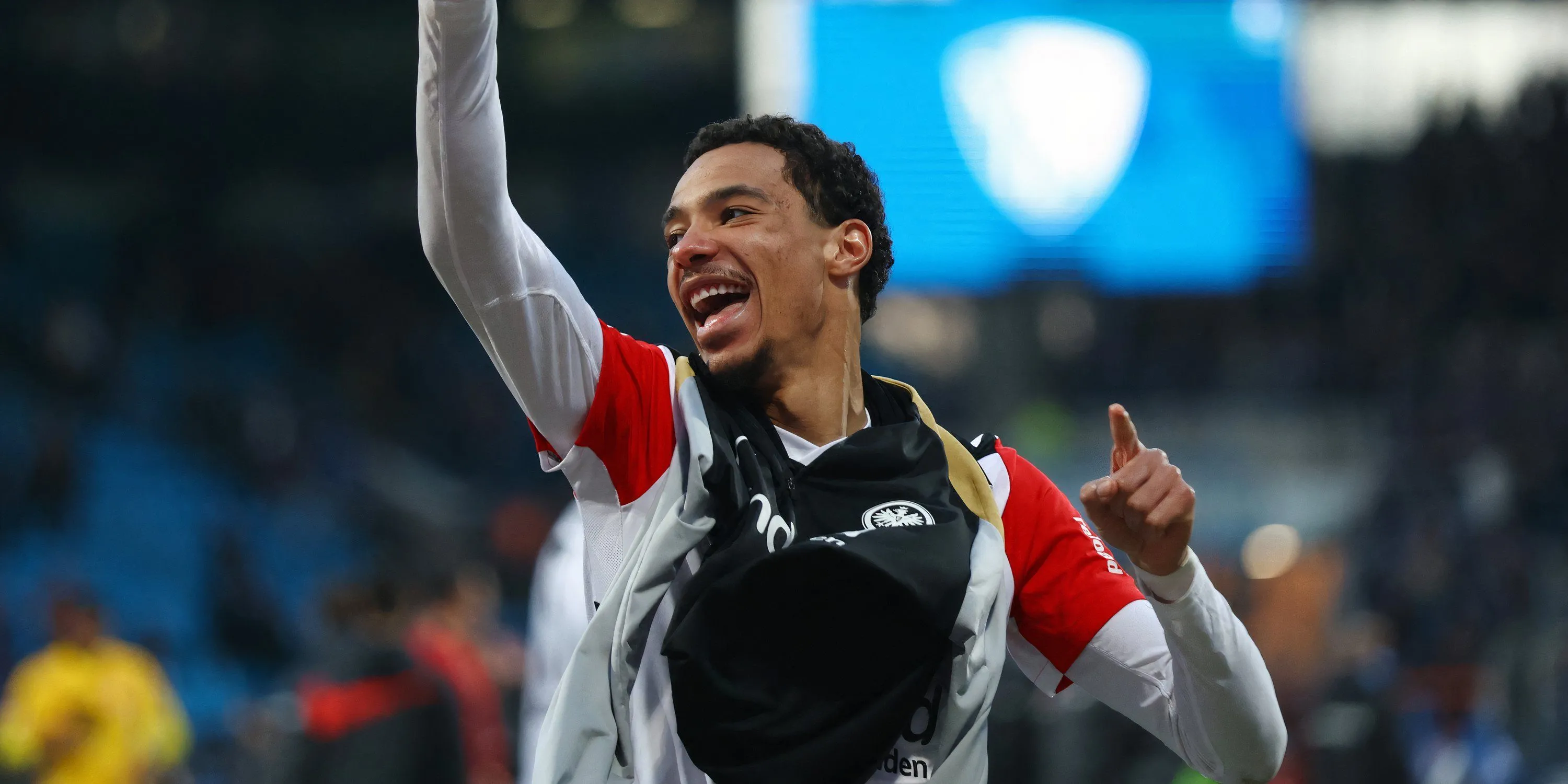 Hugo Ekitike, tiền đạo của Eintracht Frankfurt, là một trong những mục tiêu tấn công mà Chelsea đang cân nhắc bên cạnh Osimhen.