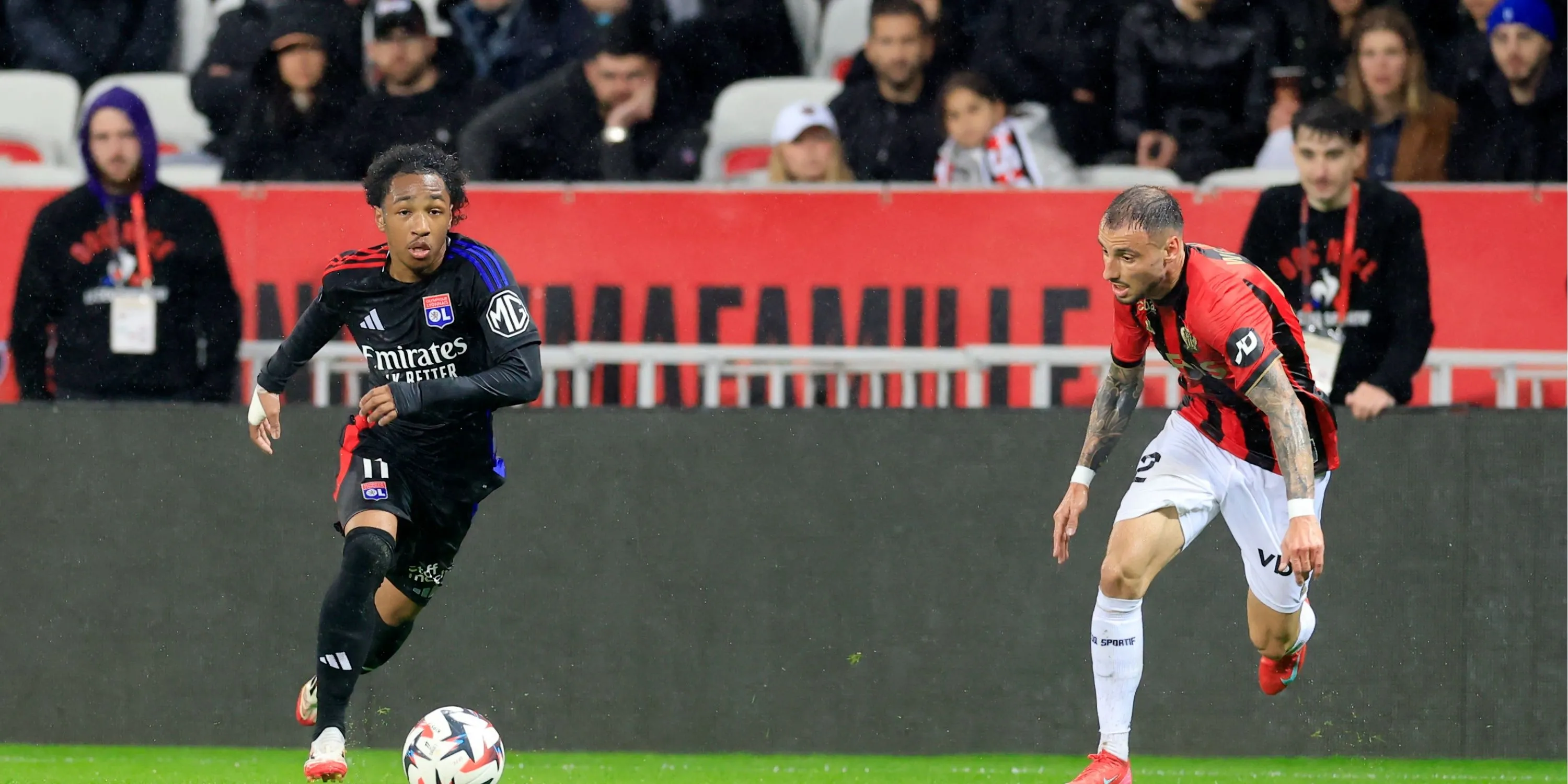 Malick Fofana trong trận đấu cho Lyon