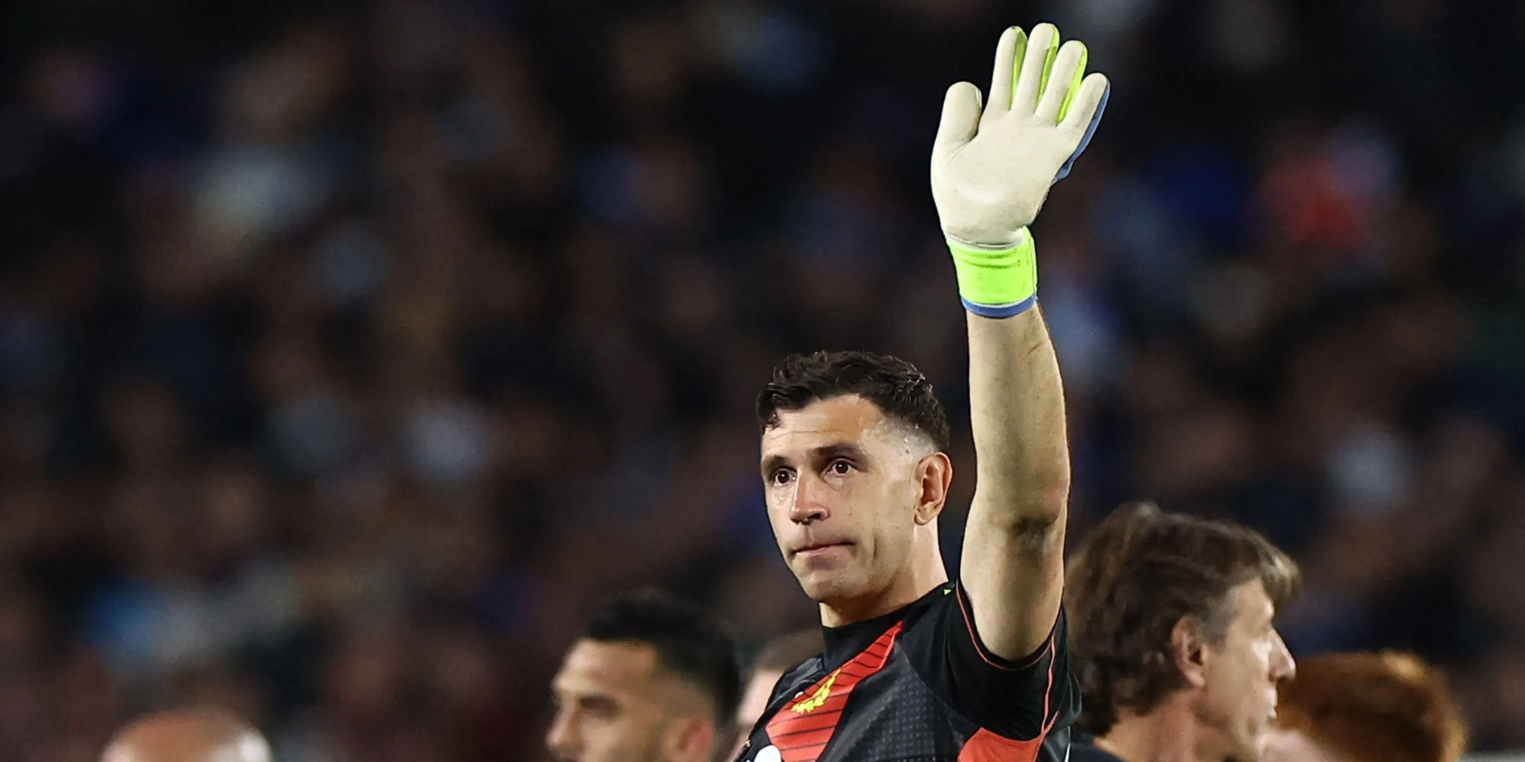 Thủ môn Emiliano Martinez của Aston Villa đang đàm phán với Man Utd.