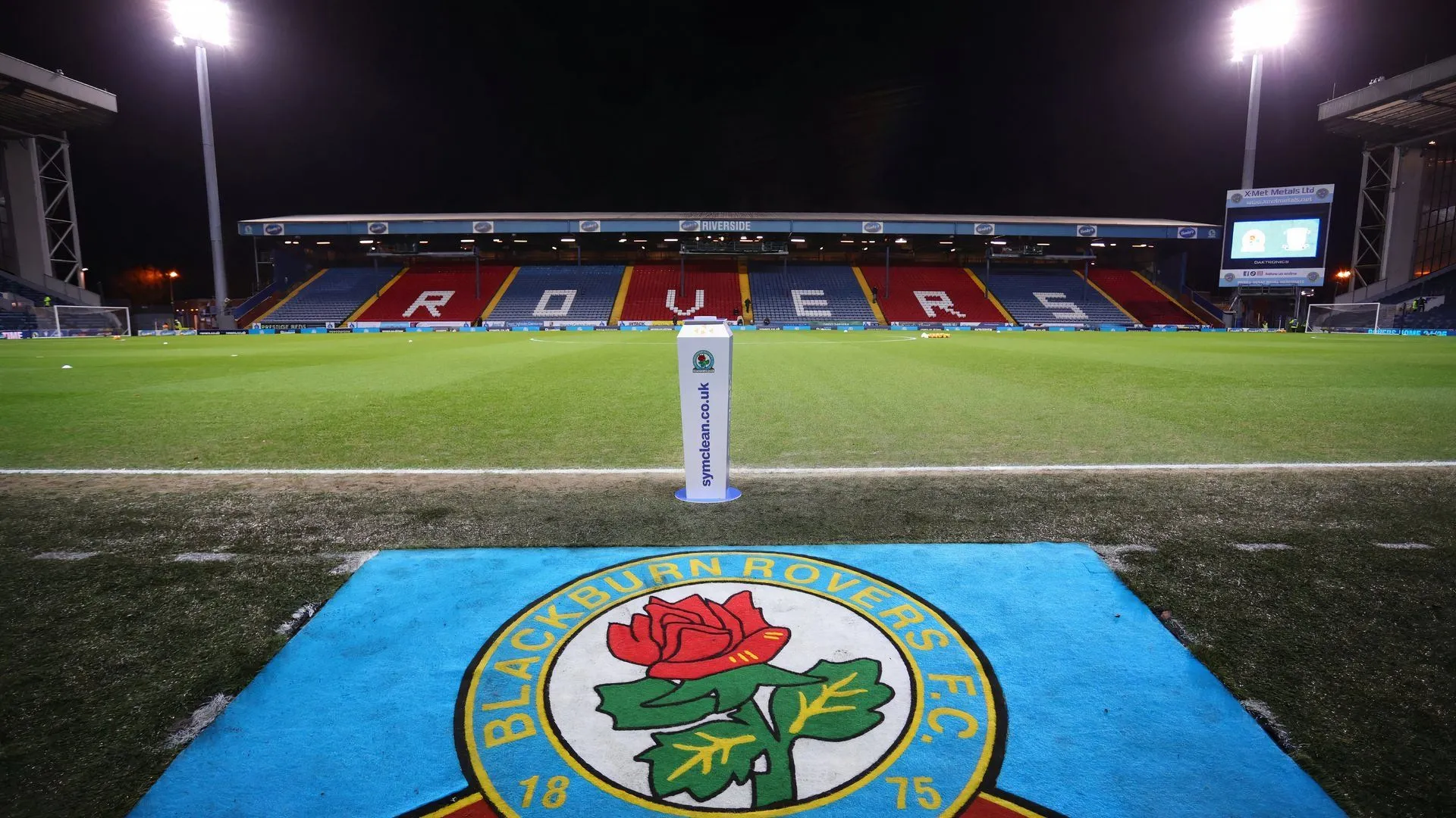 Toàn cảnh sân Ewood Park, sân nhà của Blackburn Rovers, nổi tiếng với công tác đào tạo trẻ
