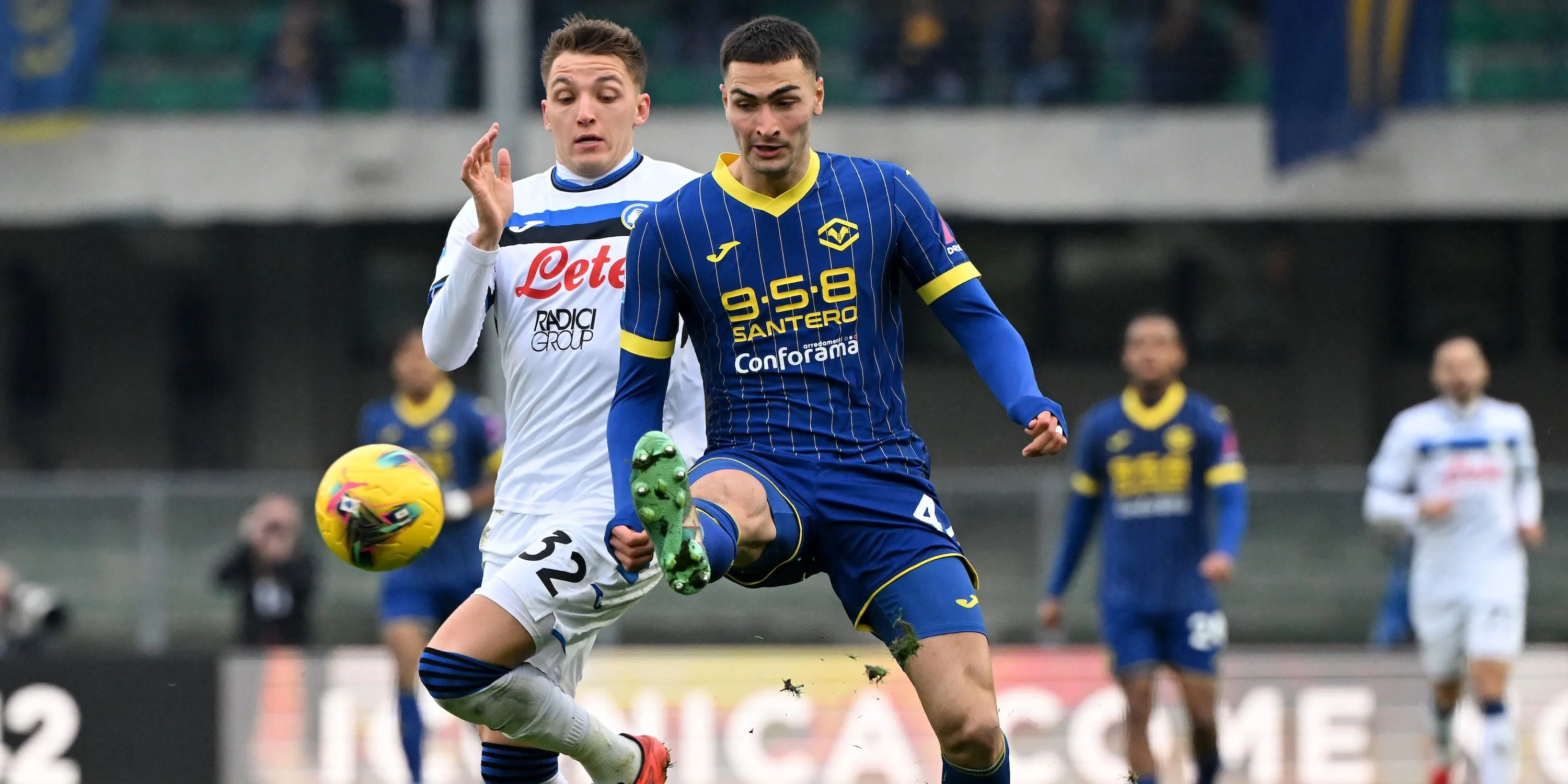 Trung vệ Diego Coppola của Hellas Verona, được đồn đoán là mục tiêu của Aston Villa