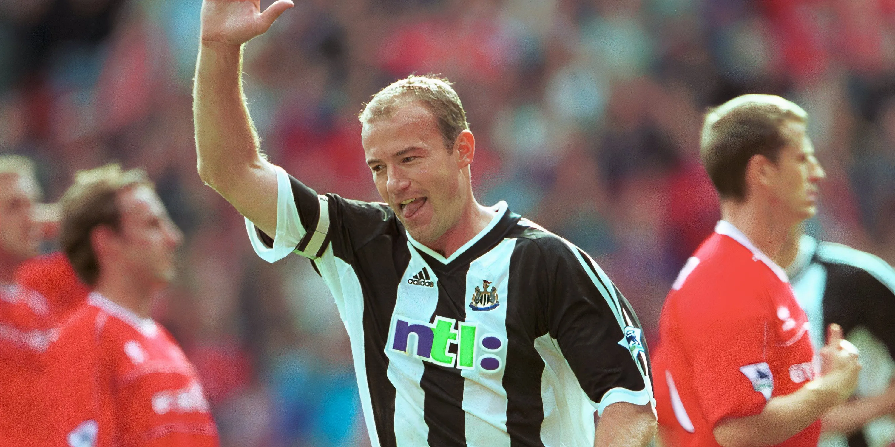 Alan Shearer, vua phá lưới mọi thời đại Premier League, biểu tượng của Newcastle United.