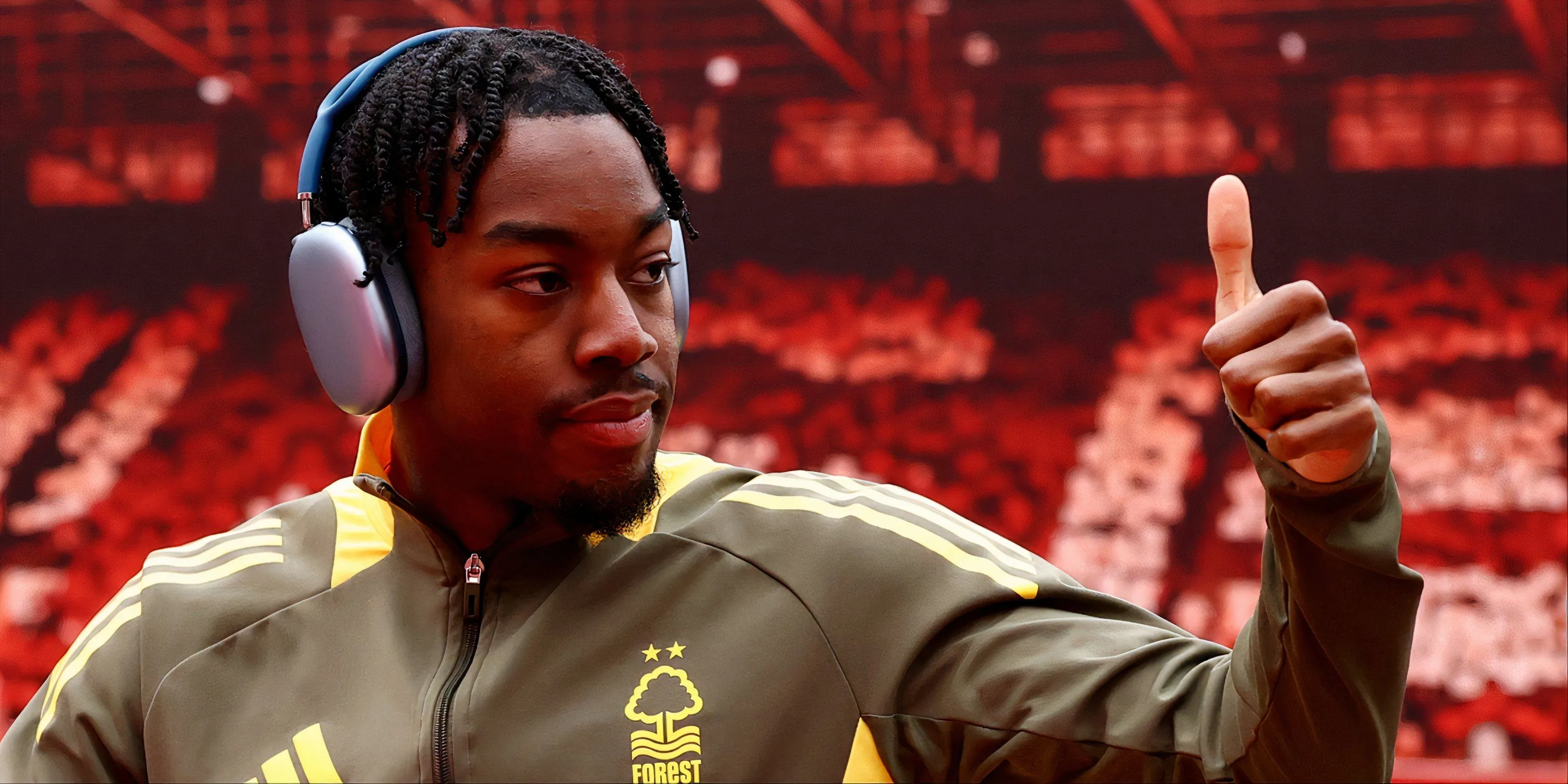 Anthony Elanga trong màu áo Nottingham Forest trước tin đồn chuyển đến Newcastle