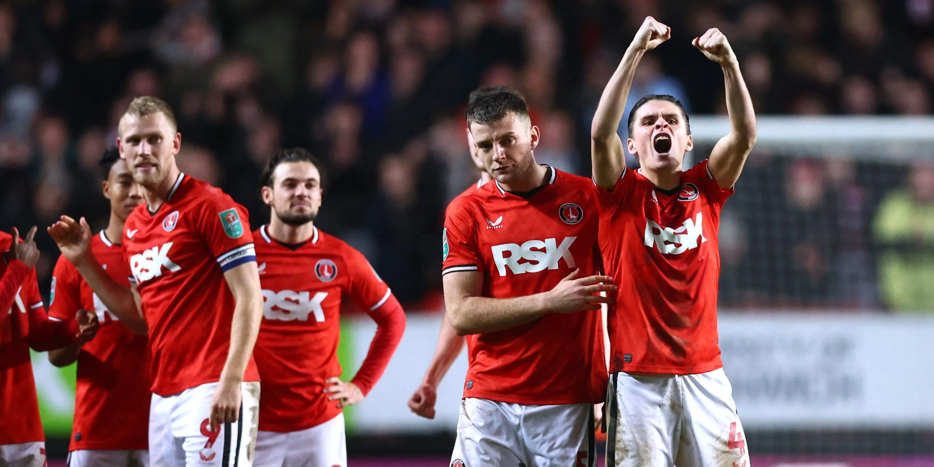 Cầu thủ Charlton Athletic trong trận đấu League One