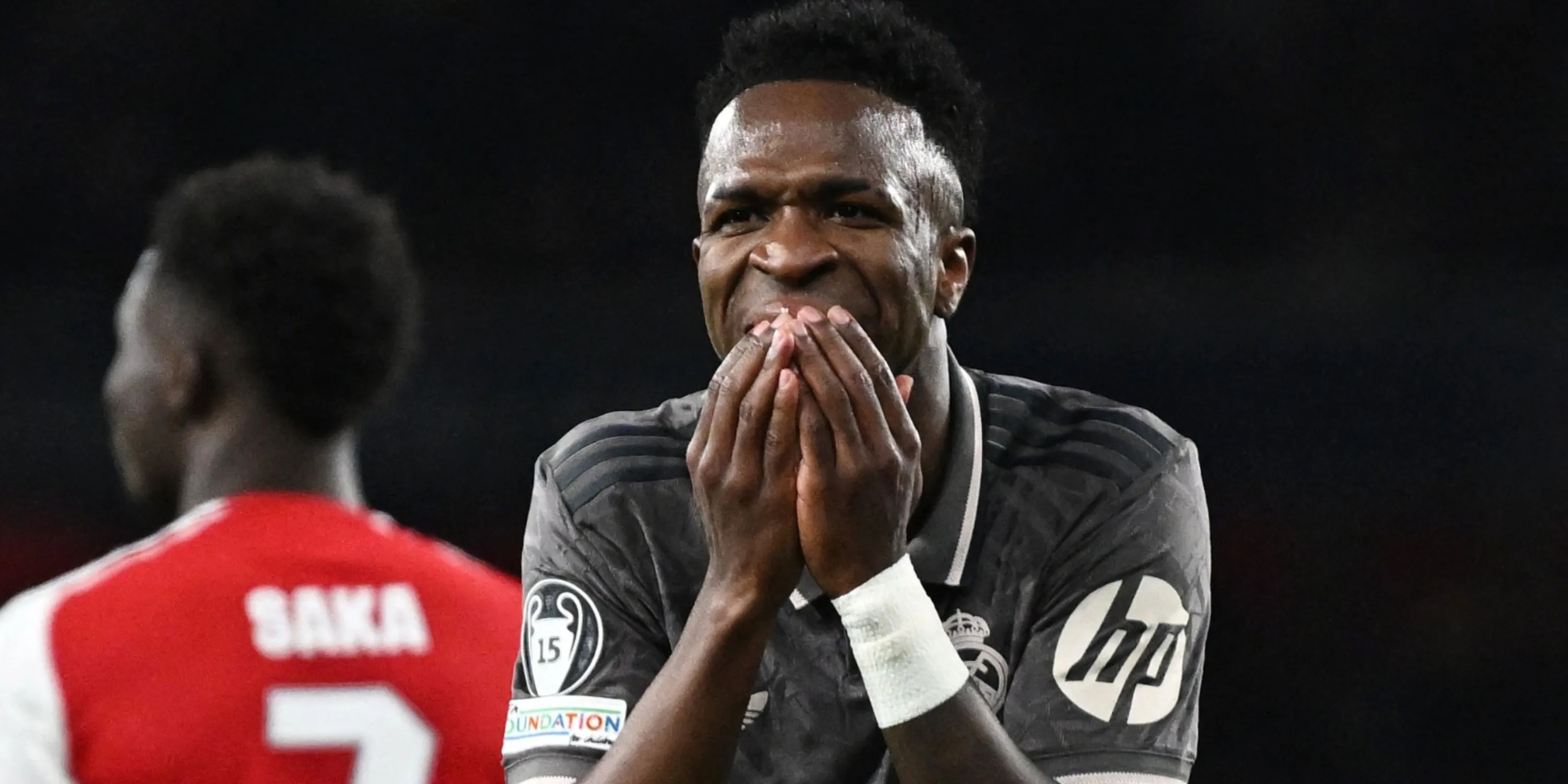 Cầu thủ Vinicius Junior thi đấu trong màu áo Real Madrid giữa những tin đồn chuyển nhượng sang Liverpool