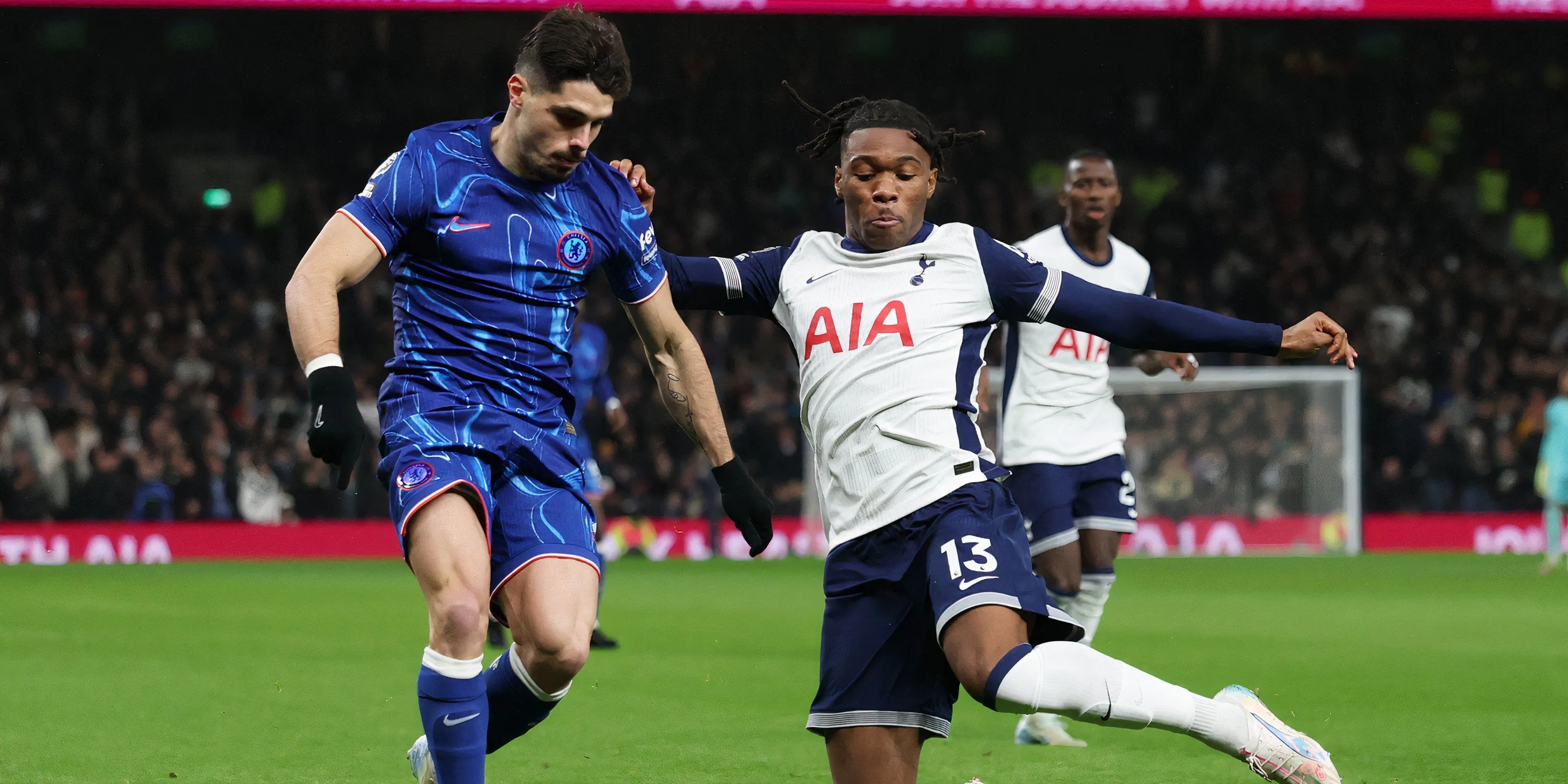 Destiny Udogie của Tottenham được định giá không dưới 43 triệu bảng.