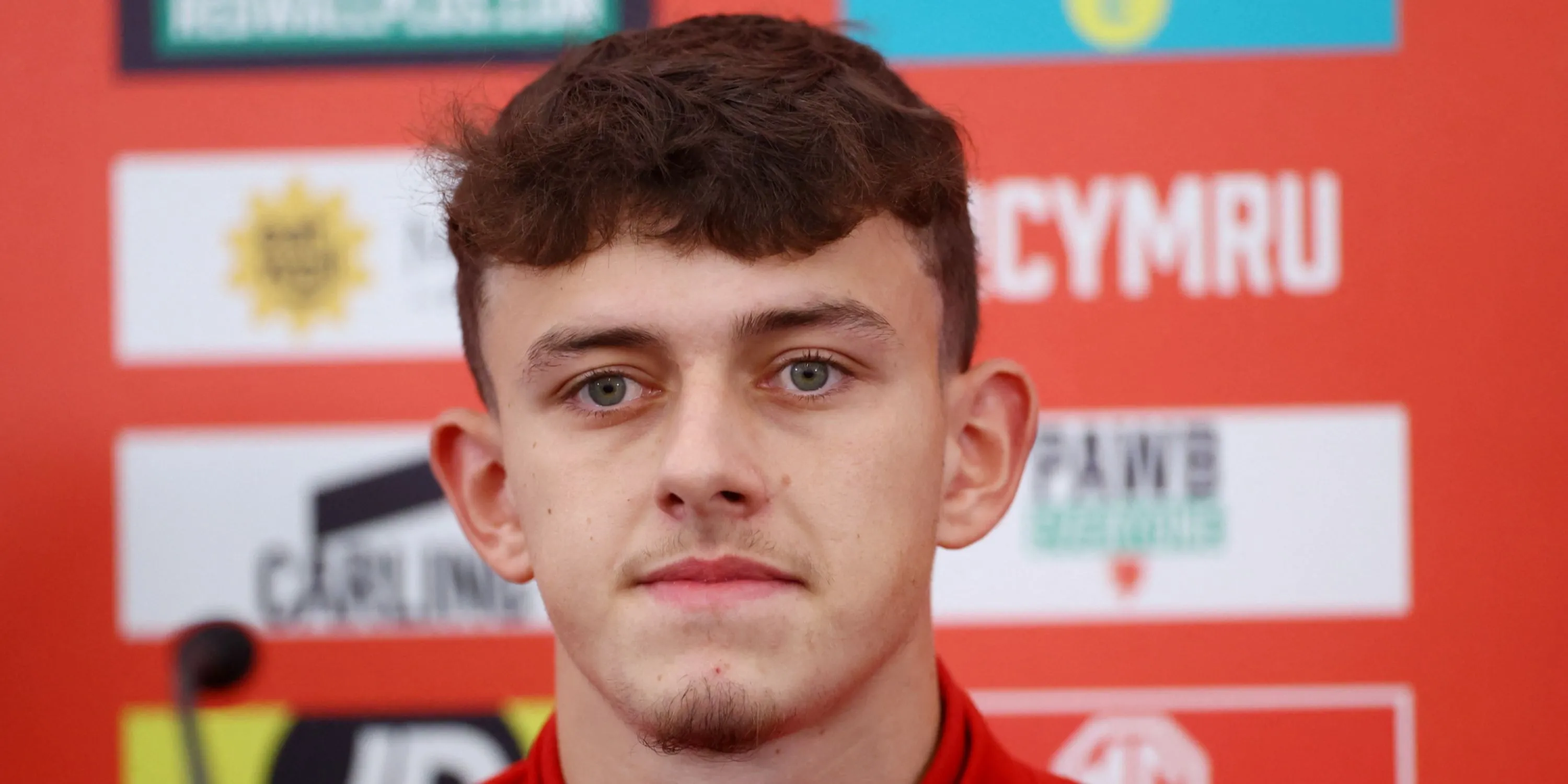 Hậu vệ Owen Beck trong màu áo đội tuyển Wales