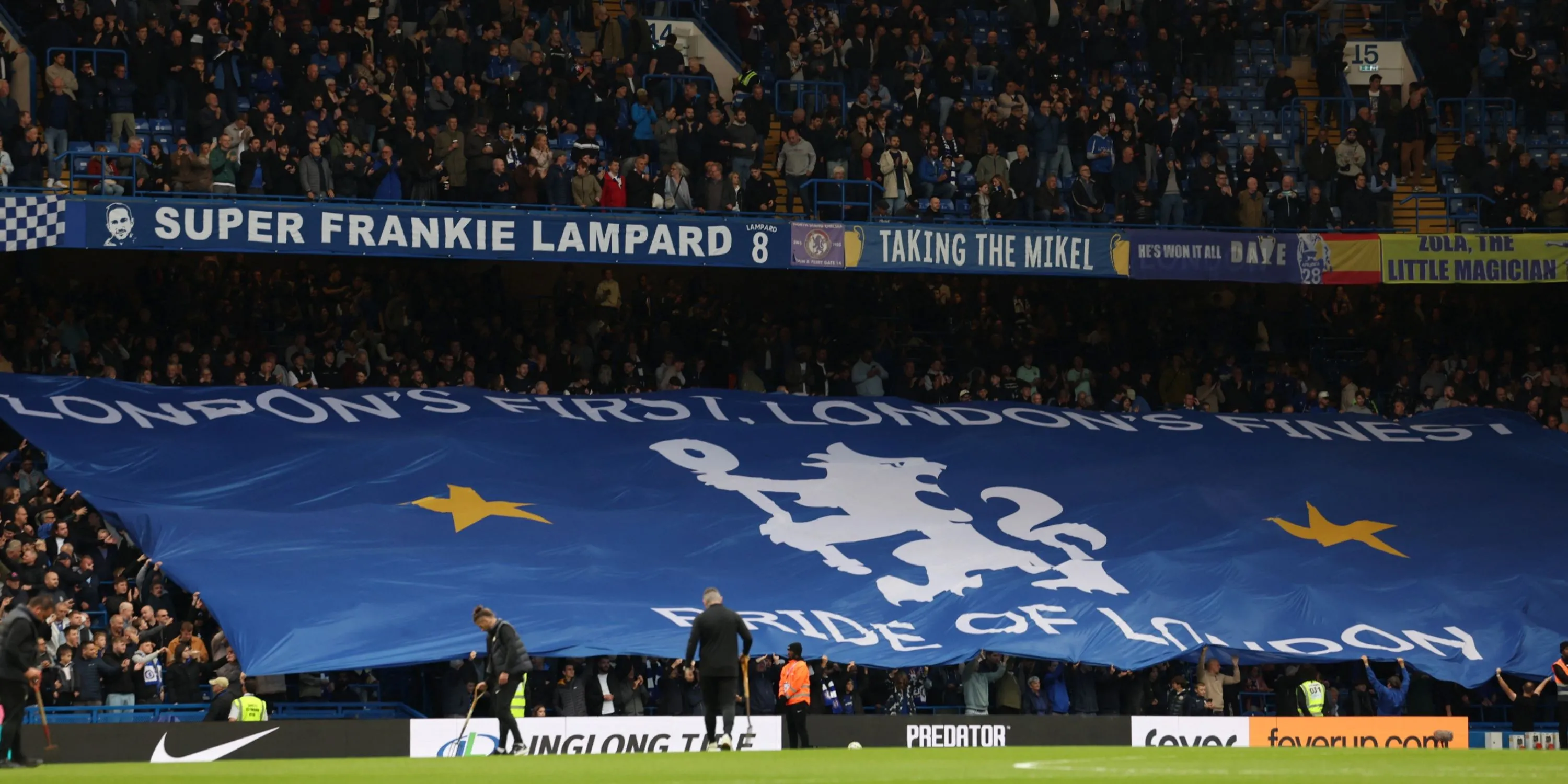 Hình ảnh sân vận động Stamford Bridge, biểu tượng của câu lạc bộ Chelsea