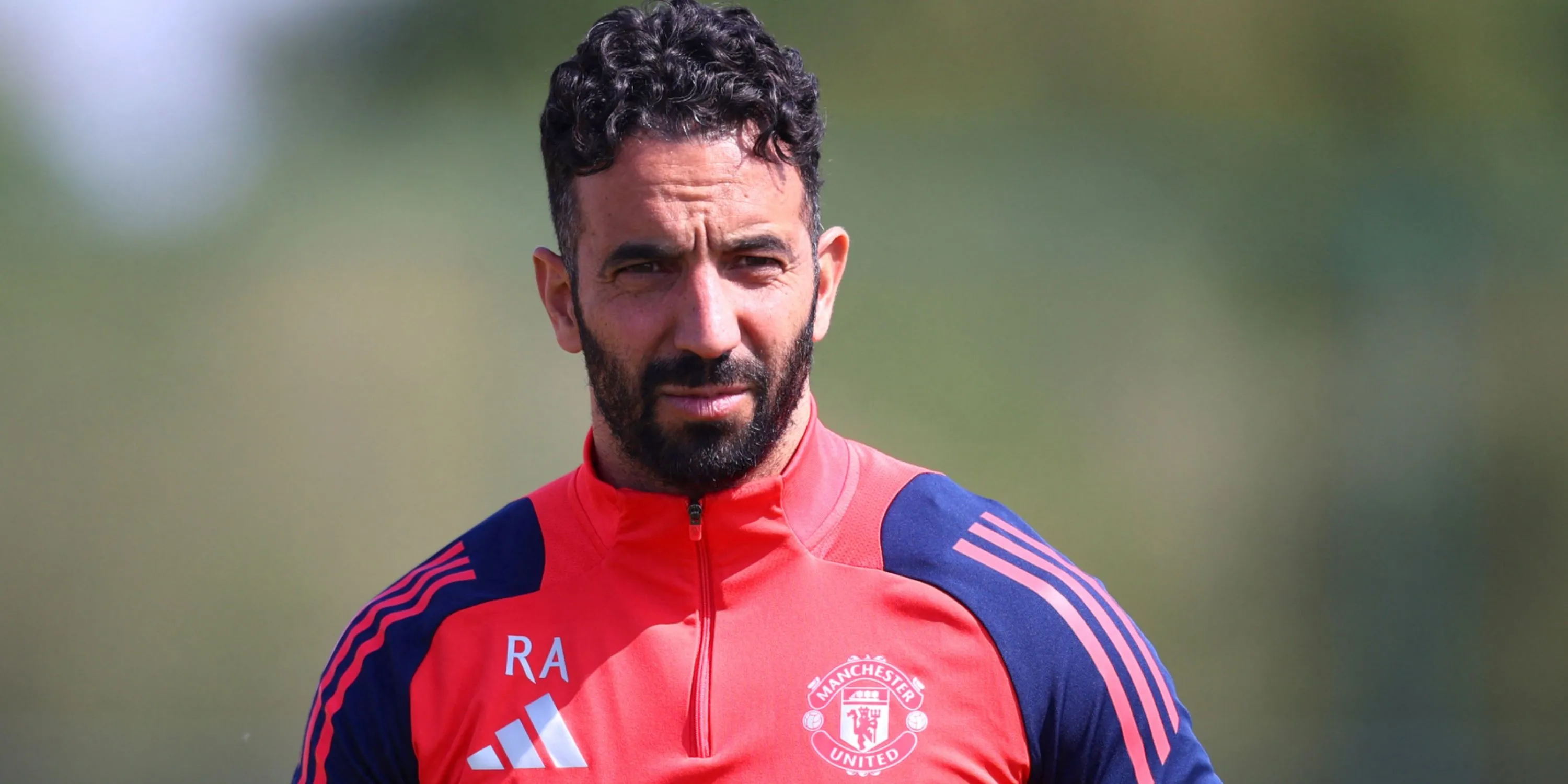 Huấn luyện viên Ruben Amorim của Manchester United, người đang nỗ lực cải tổ đội hình.