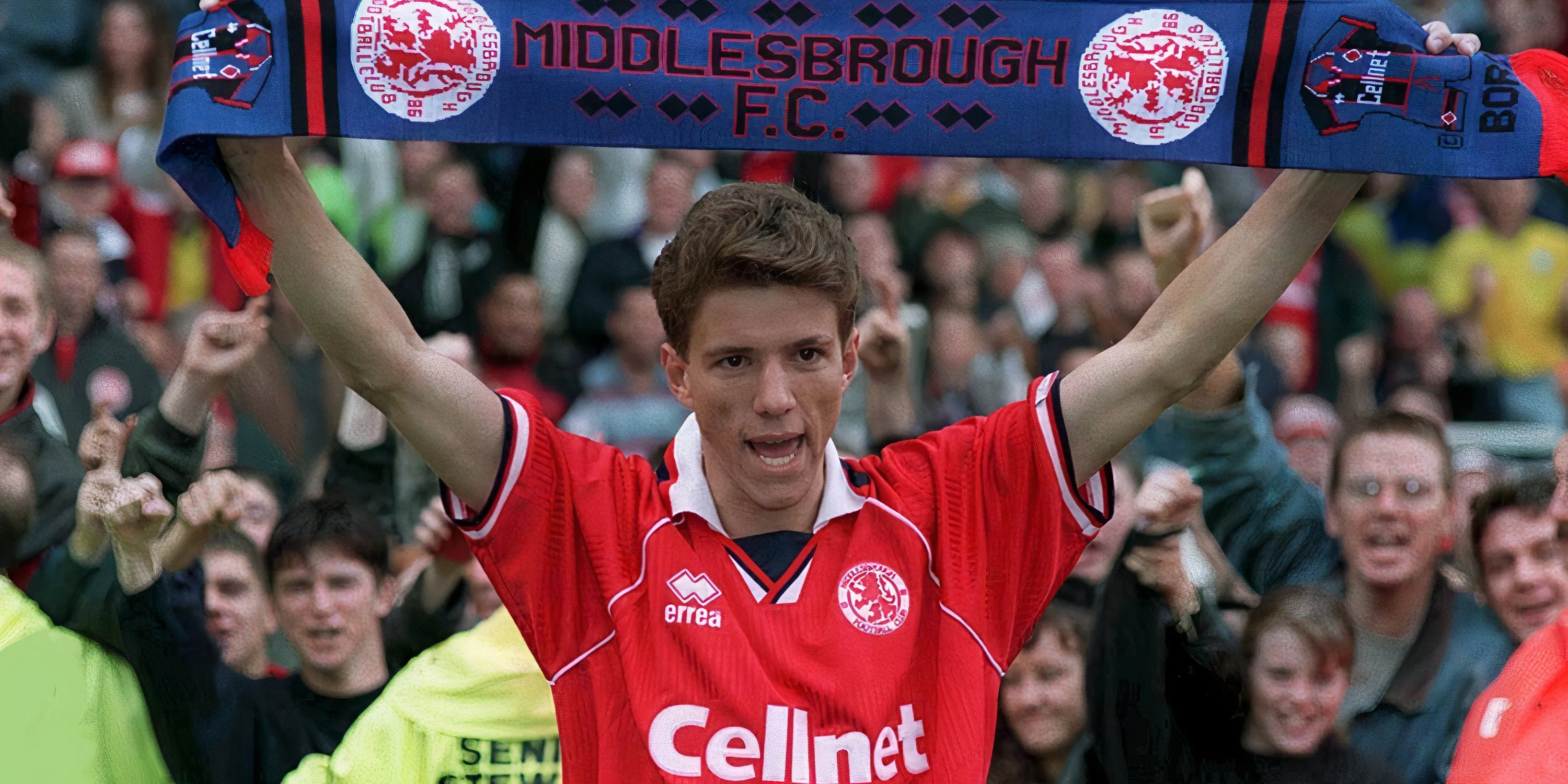 Juninho Paulista, &quot;Người tí hon&quot; tài hoa của Middlesbrough, với kỹ năng làm bóng thượng thừa.