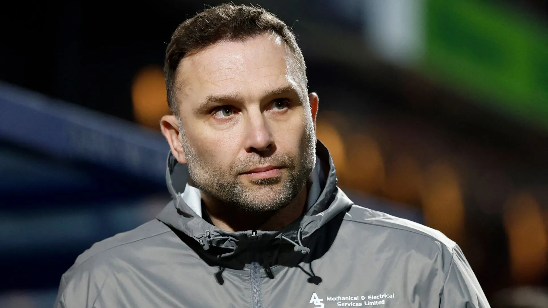 Khung cảnh trận đấu tại Championship, giải đấu thu hút sự quan tâm của các đội như Derby County.