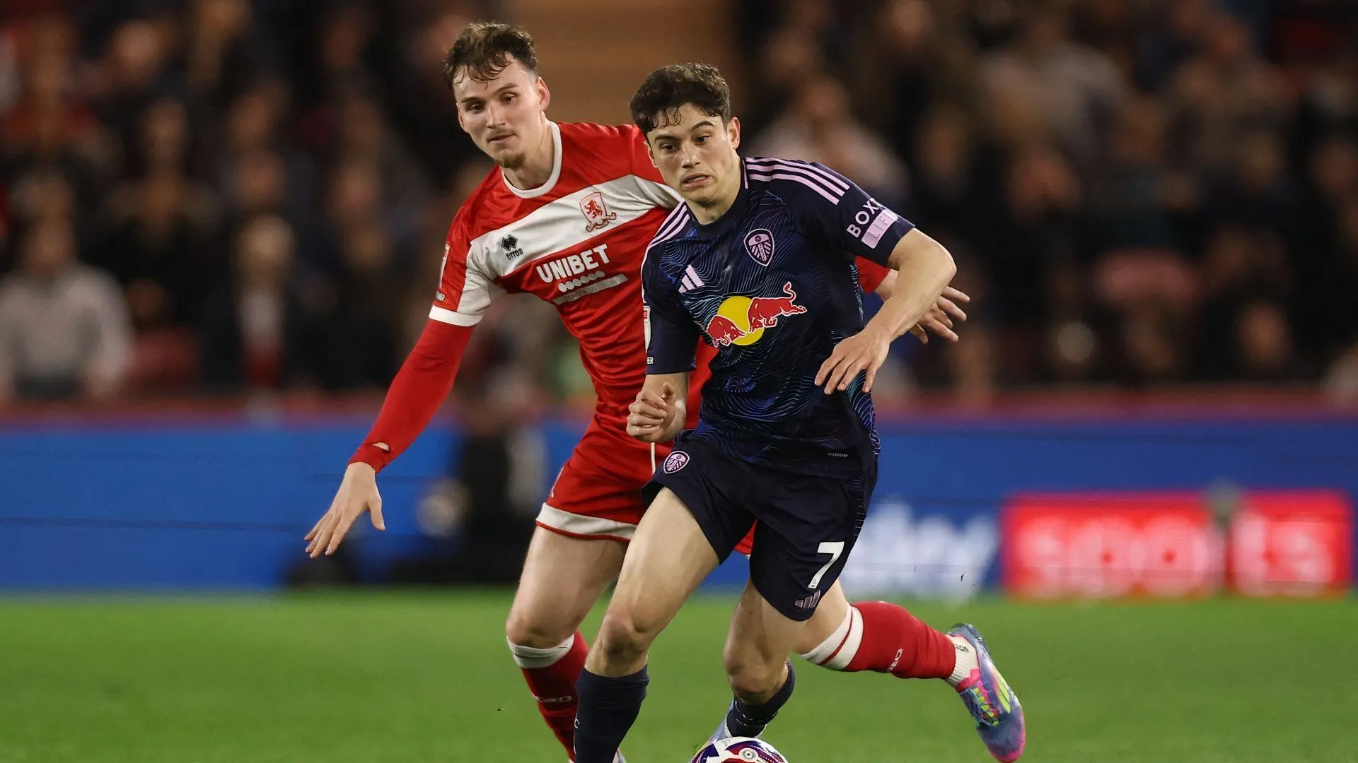Sân vận động Riverside của Middlesbrough, nơi Rav van den Berg đang thu hút sự chú ý từ các ông lớn châu Âu