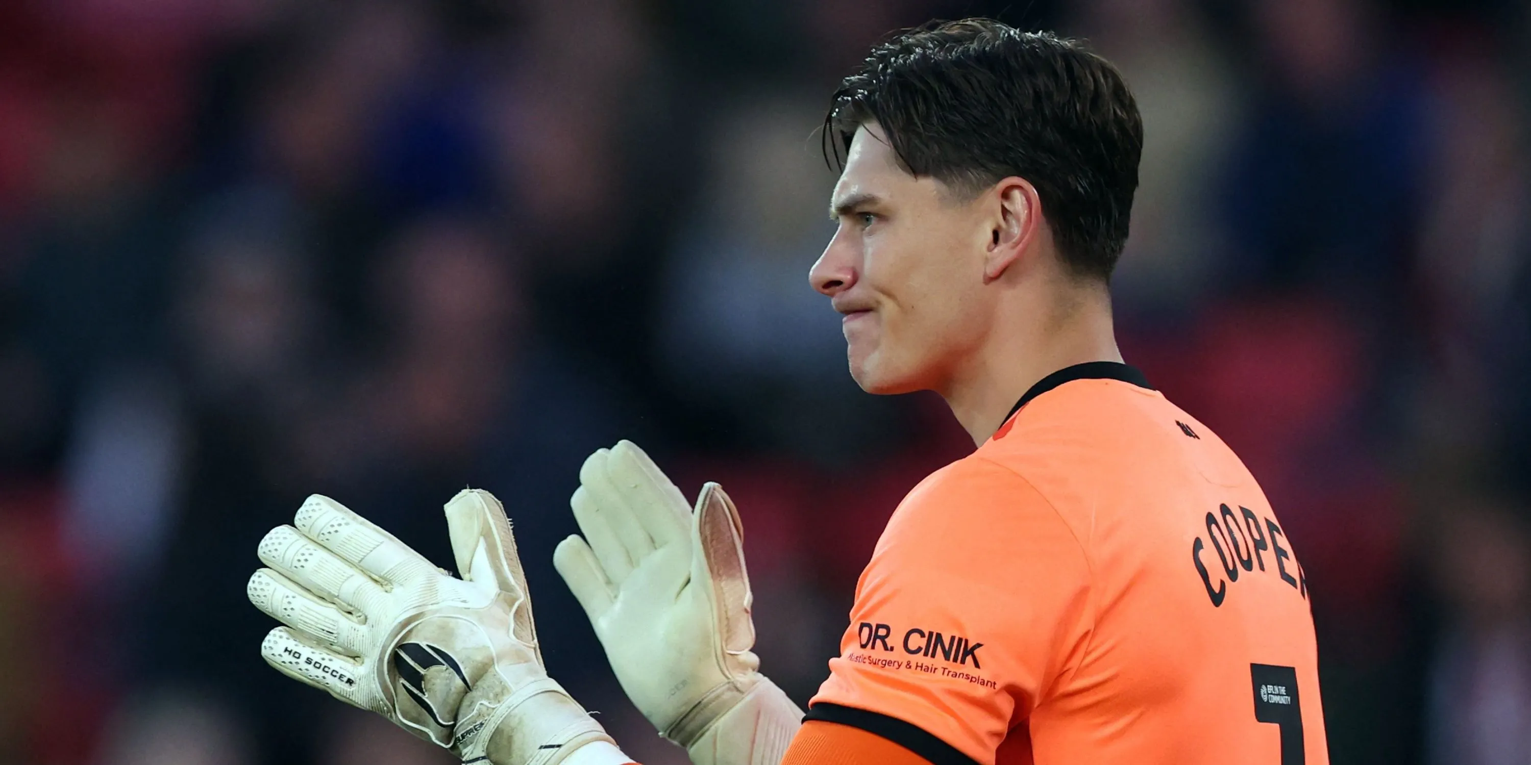 Thủ môn Michael Cooper của Sheffield United, người Everton muốn chiêu mộ
