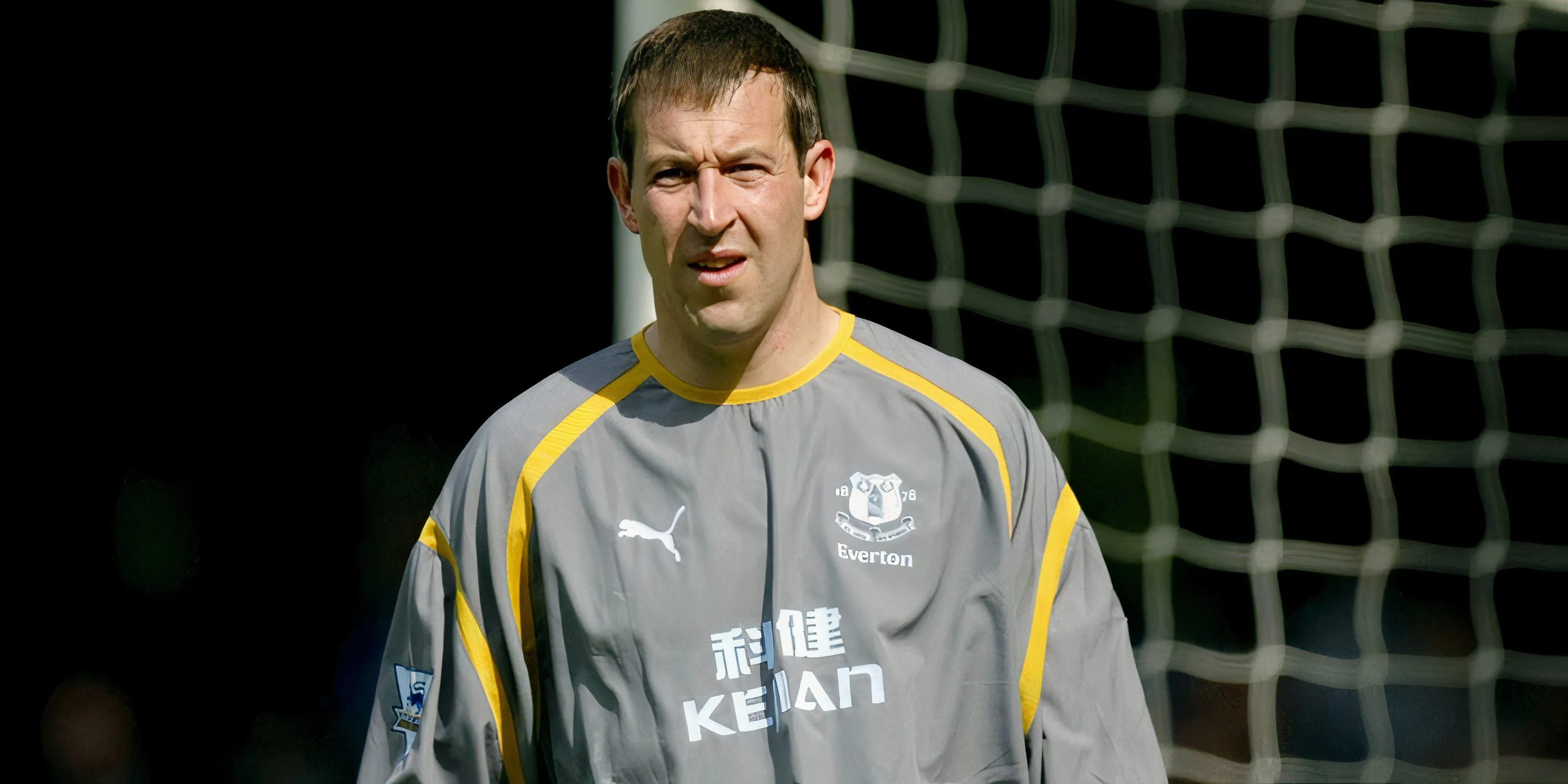 Thủ môn Nigel Martyn thi đấu cho Everton và Leeds United, một trong những thủ thành bị đánh giá thấp tại Ngoại hạng Anh.