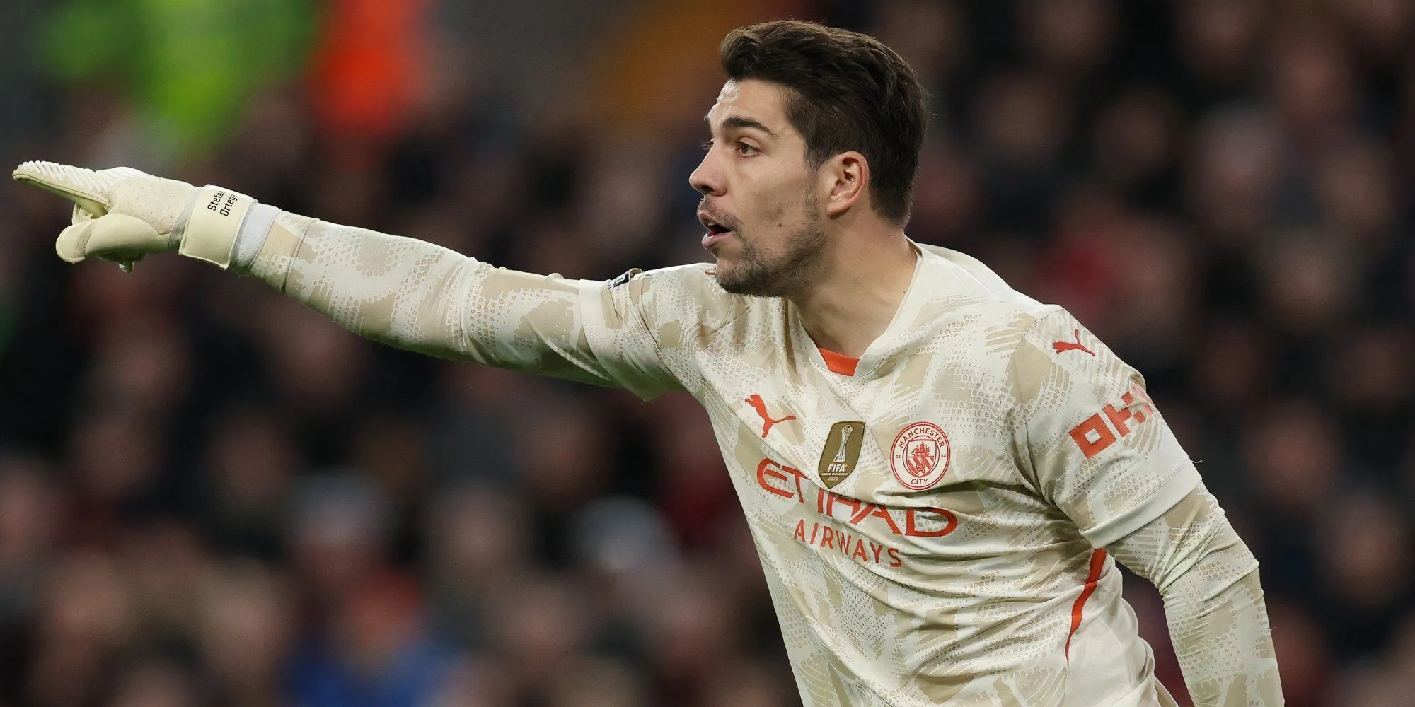 Thủ môn Stefan Ortega trong màu áo Manchester City