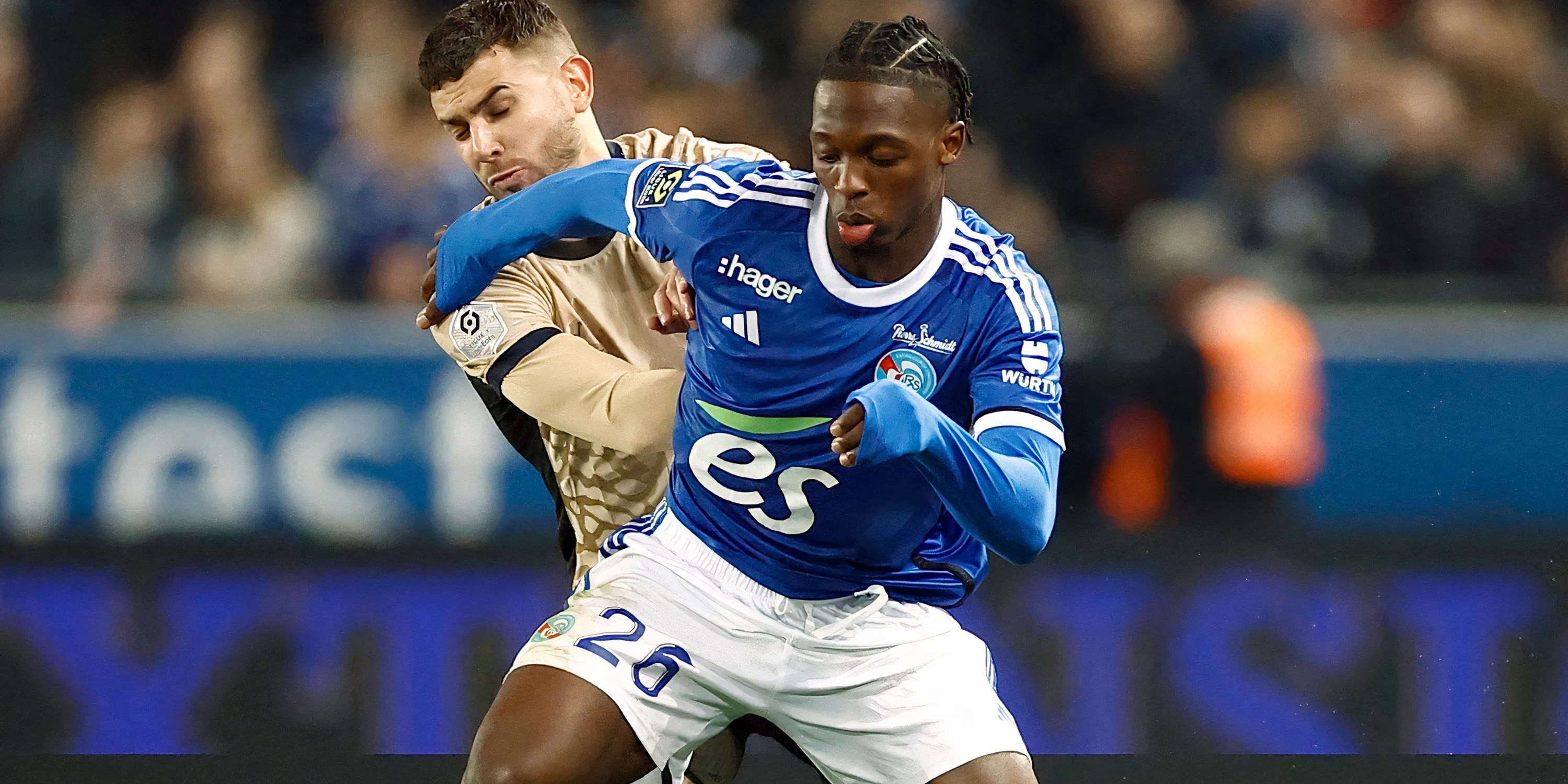 Tiền đạo Dilane Bakwa của RC Strasbourg, mục tiêu tiềm năng của Leeds United.