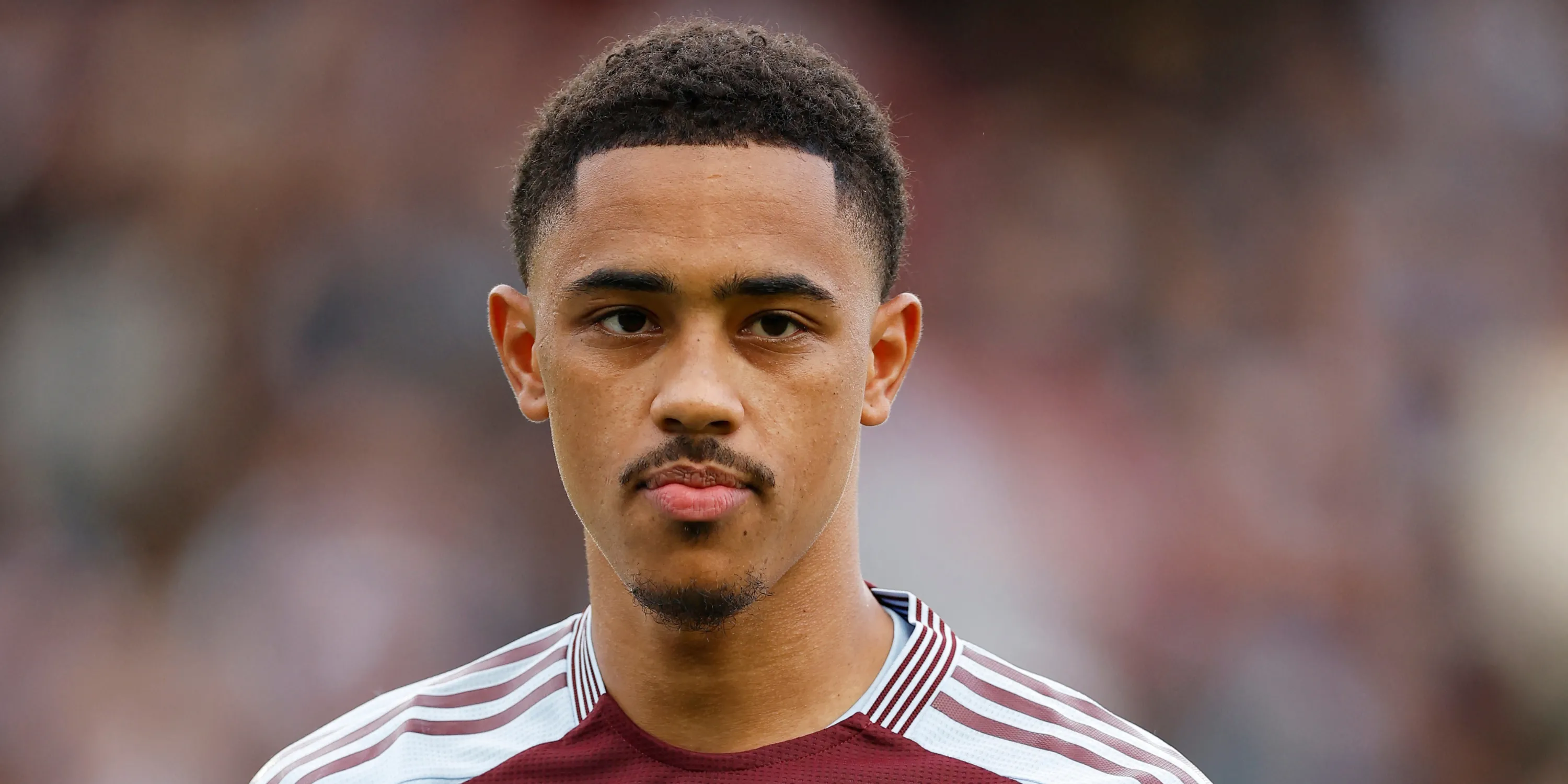 Tiền vệ Jacob Ramsey của Aston Villa, mục tiêu hàng đầu của Nottingham Forest trên thị trường chuyển nhượng.