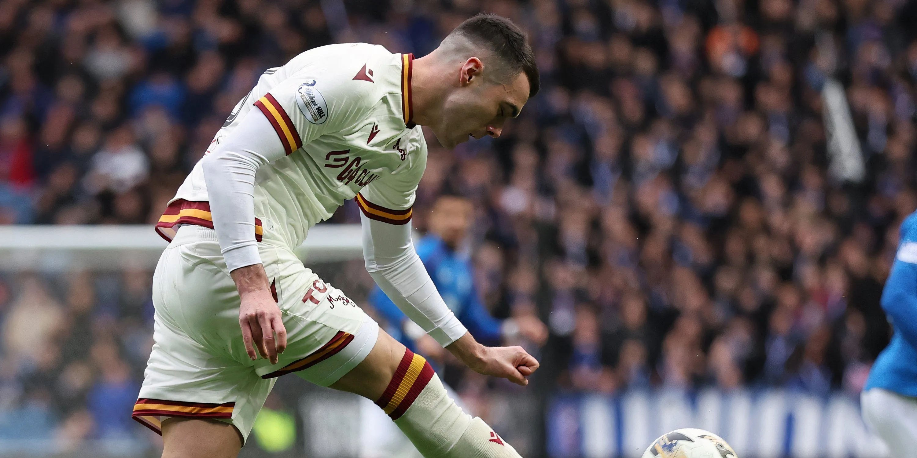 Tiền vệ Lennon Miller của Motherwell, mục tiêu chuyển nhượng hàng đầu của Celtic hè này