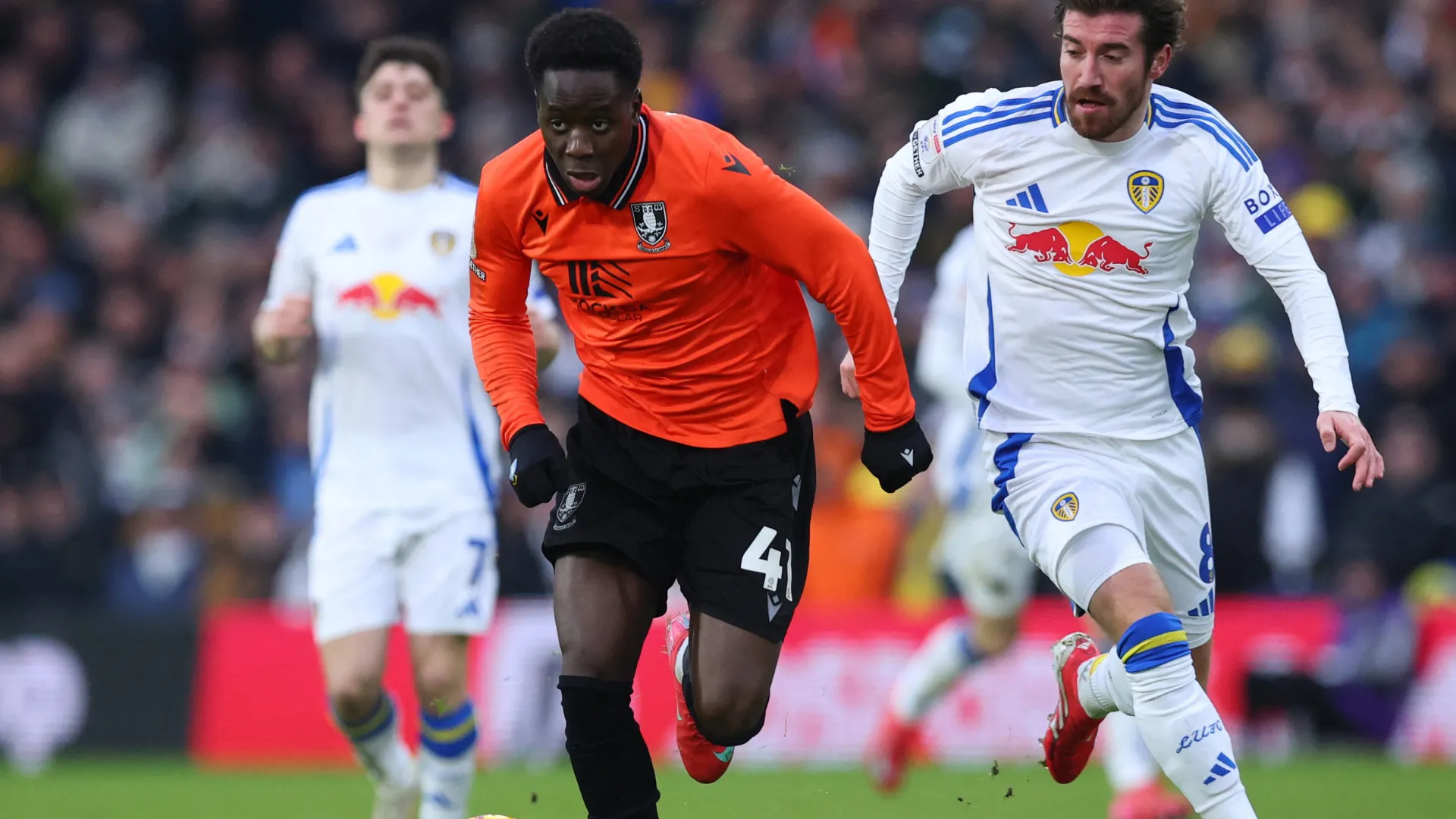 Cầu thủ Djeidi Gassama, ngôi sao trẻ của Sheffield Wednesday, người đã rời đội bóng trong bối cảnh CLB gặp khủng hoảng tài chính và nợ lương.