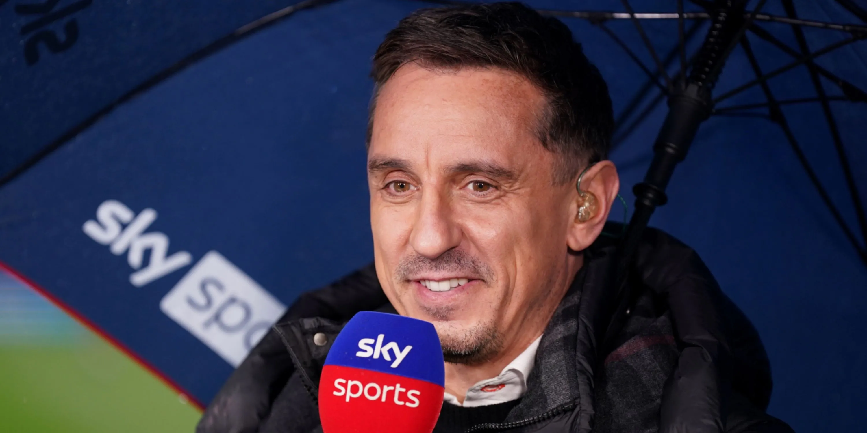 Chuyên gia Gary Neville bị fan Arsenal chỉ trích gay gắt vì bình luận về pha phạt đền của Max Dowman