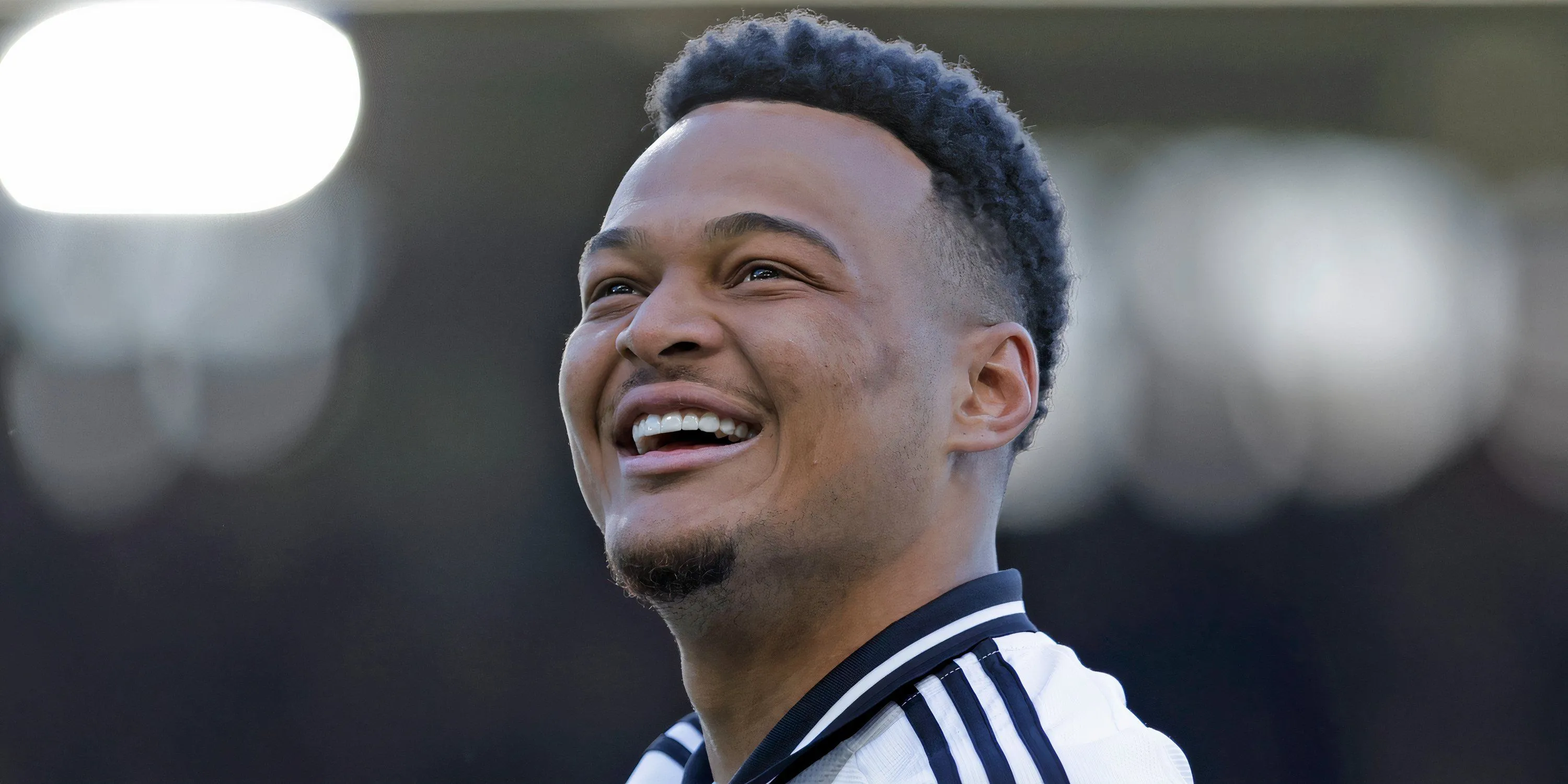 Tiền đạo Rodrigo Muniz trong một pha bóng của Fulham