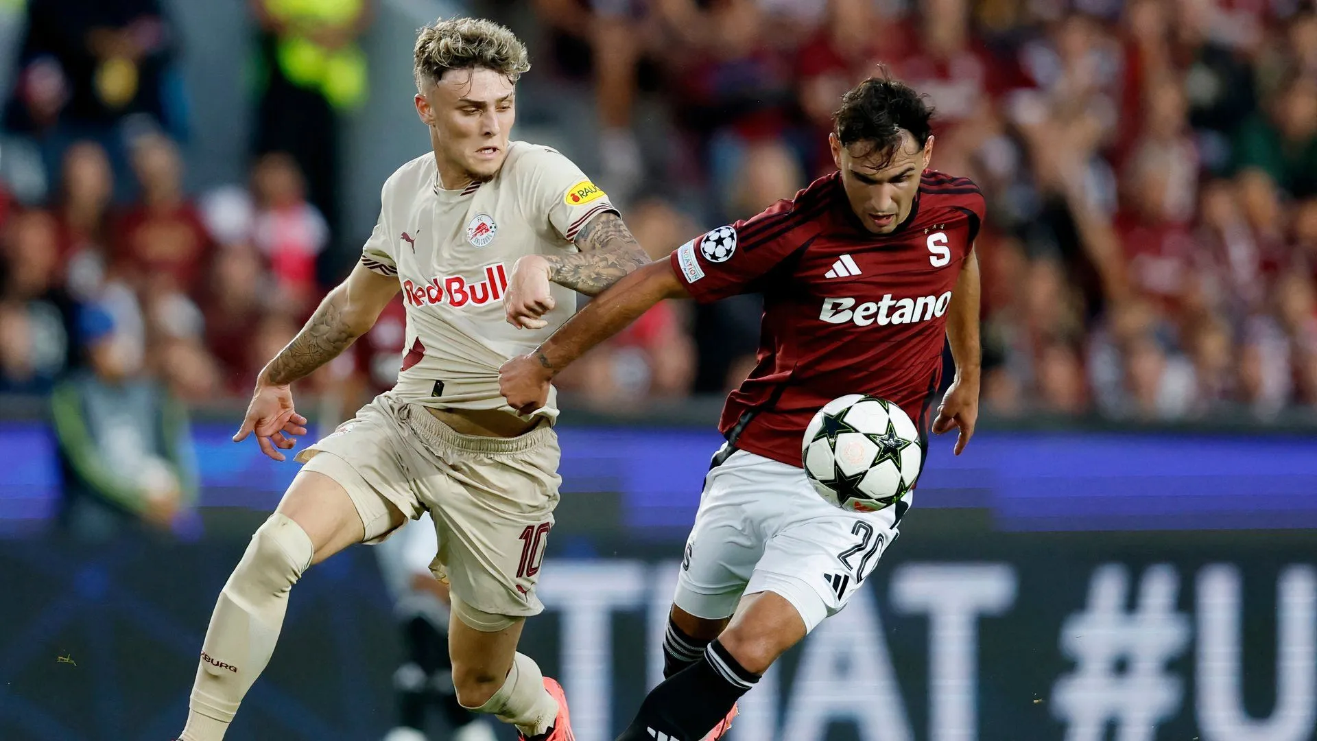 Tiền vệ trẻ Bobby Clark chuẩn bị kiểm tra y tế để gia nhập Derby County theo dạng cho mượn từ Red Bull Salzburg.