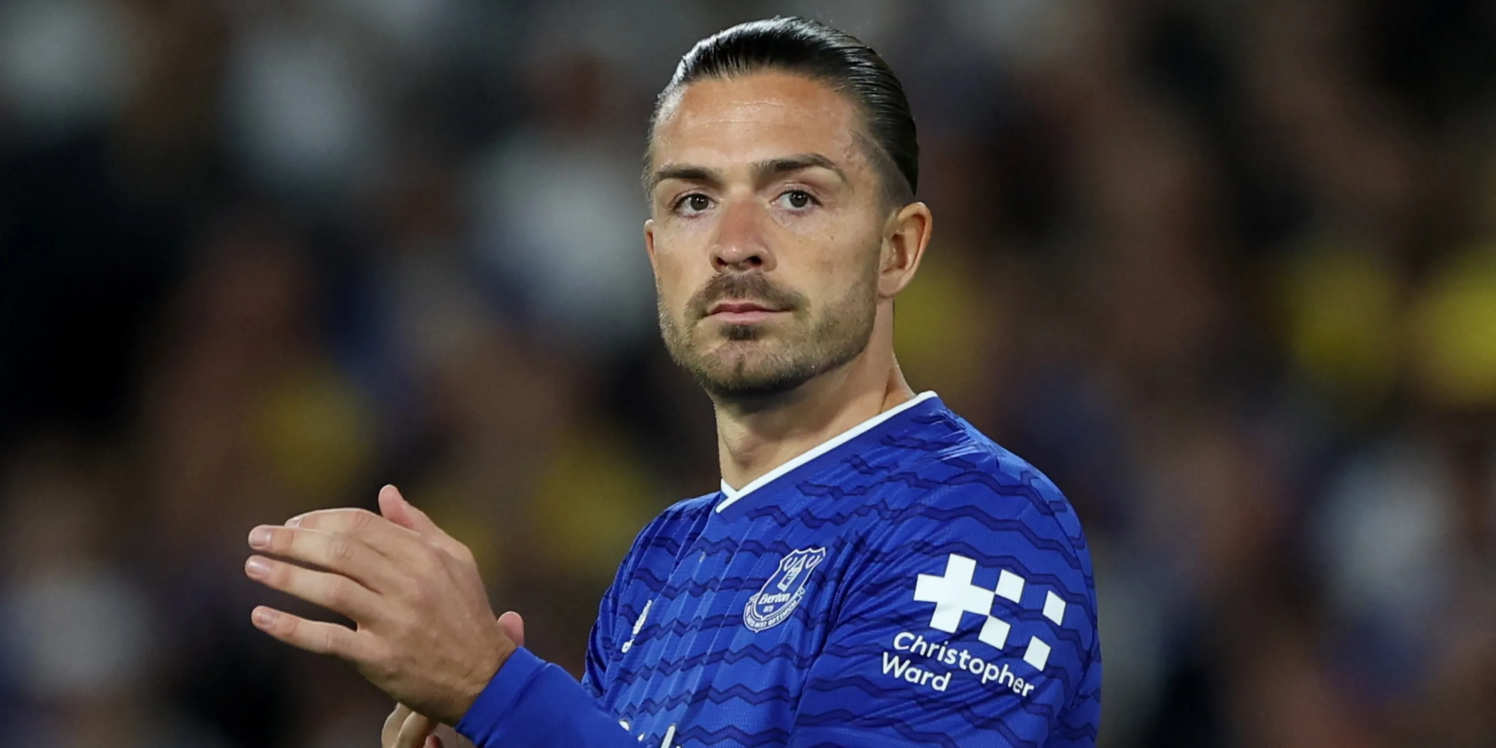 Jack Grealish đánh trúng xà ngang trong nỗ lực ghi bàn cho Everton