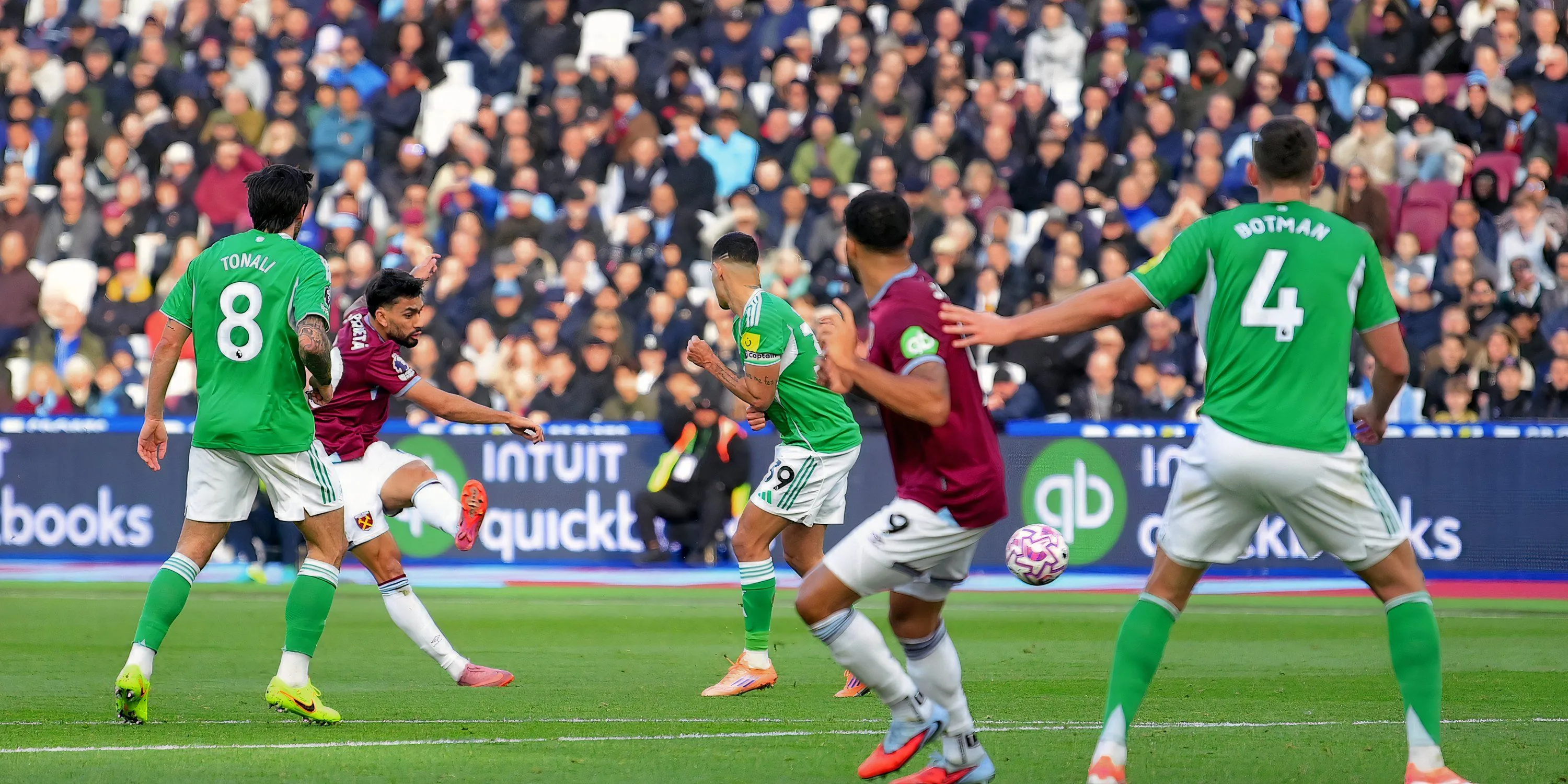 Lucas Paqueta trong trận đấu gần đây của Newcastle
