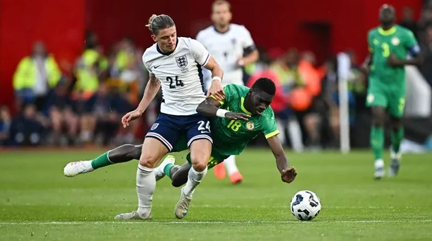 Gallagher trên sân tập cùng đồng đội